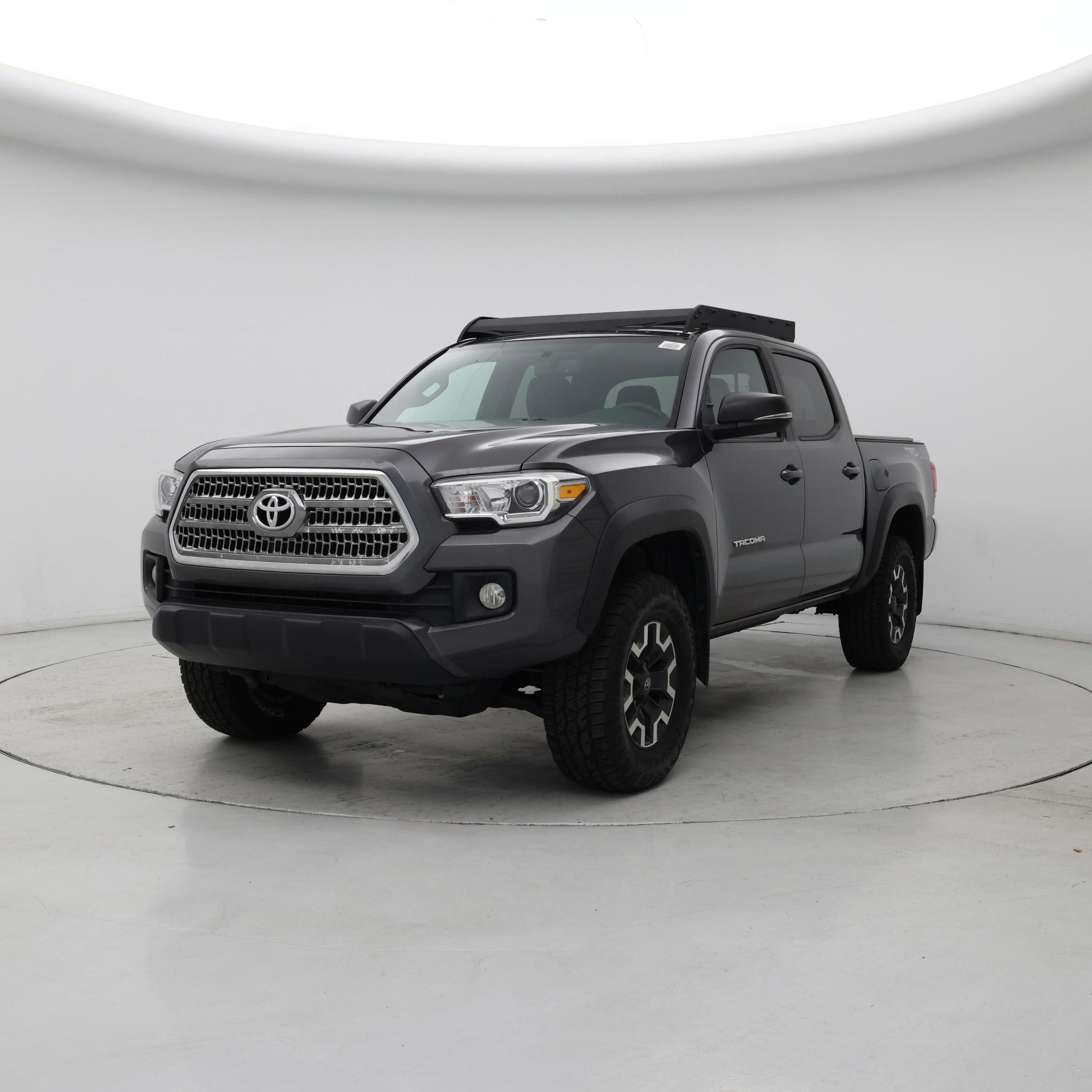 Thumbnail: 2017 Toyota Tacoma - 4