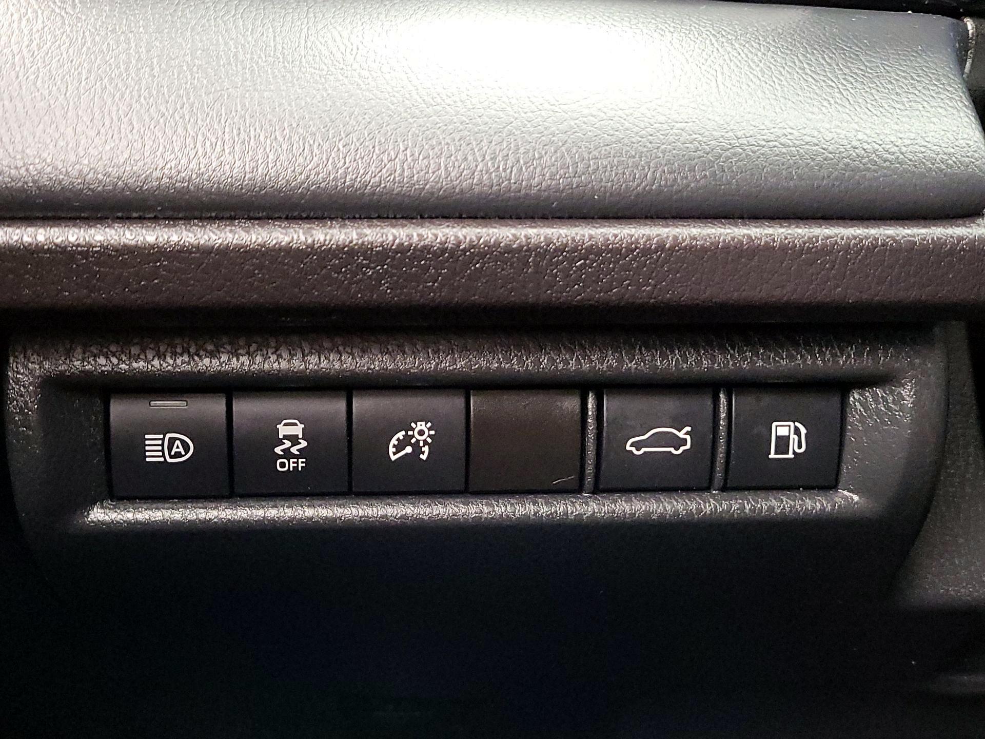 Thumbnail: 2025 Toyota Camry - 13