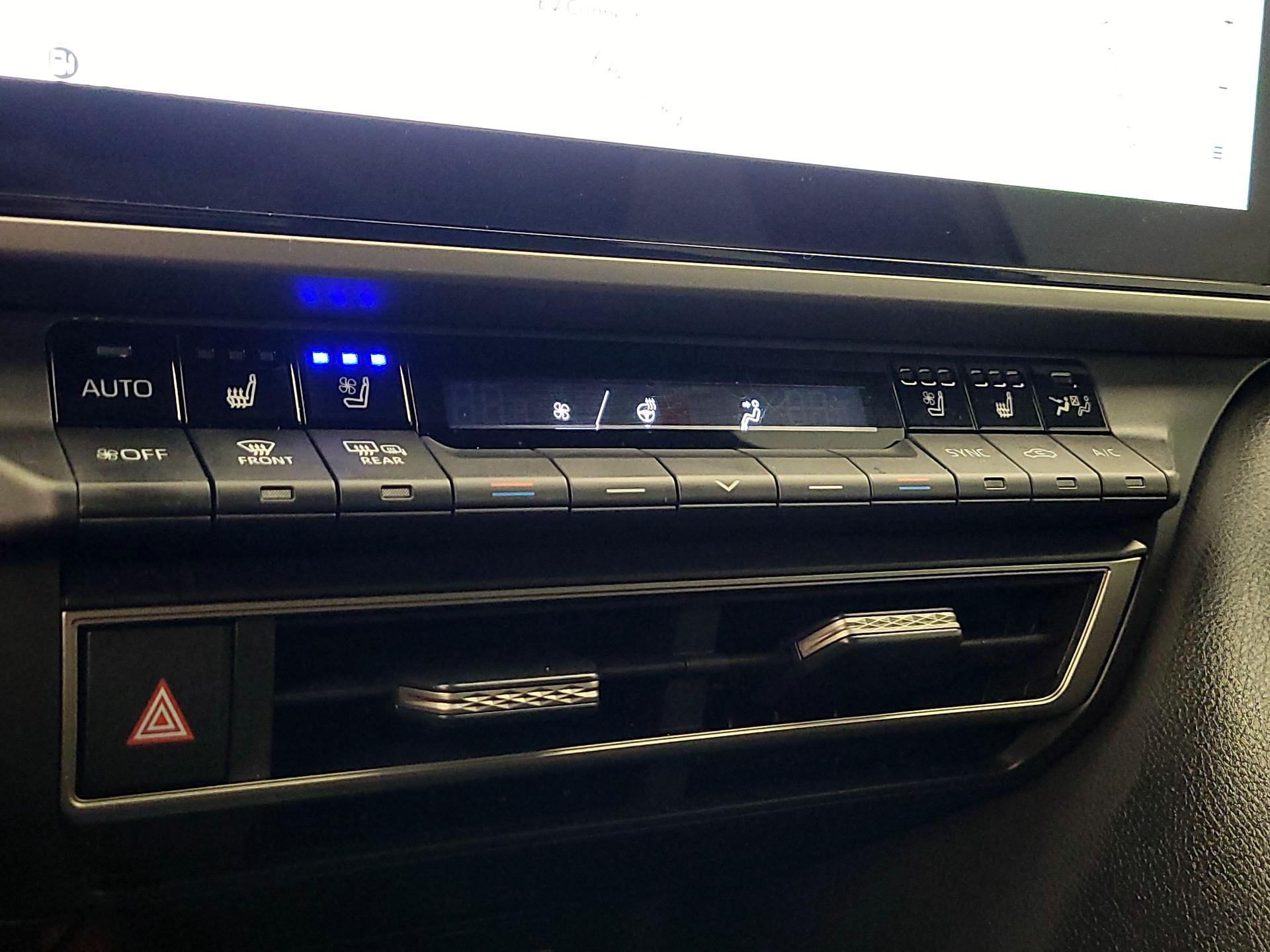 Thumbnail: 2025 Toyota Camry - 17