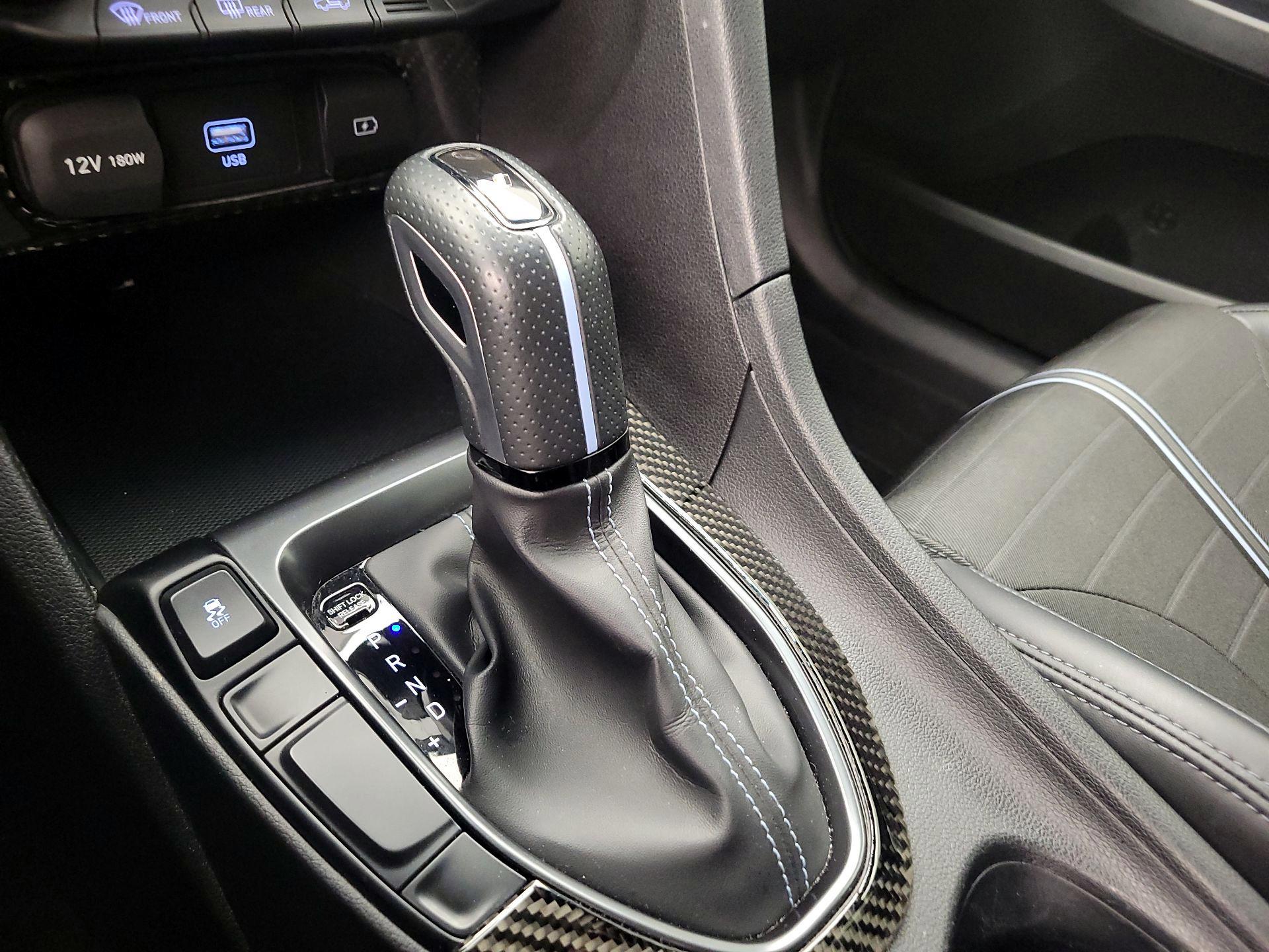 Thumbnail: 2022 Hyundai Veloster - 18