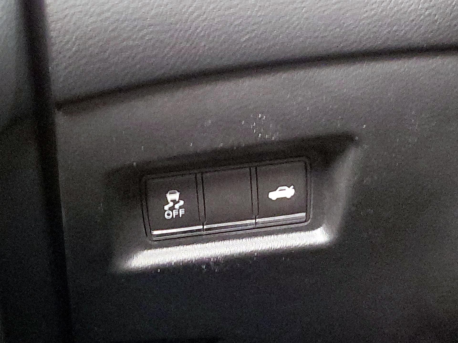 Thumbnail: 2014 INFINITI Q50 - 13