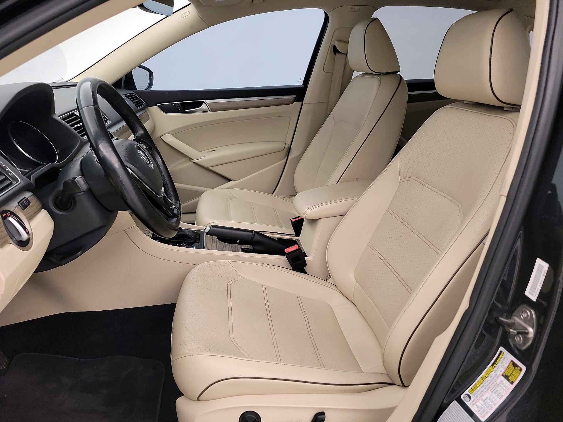 Thumbnail: 2018 Volkswagen Passat - 11