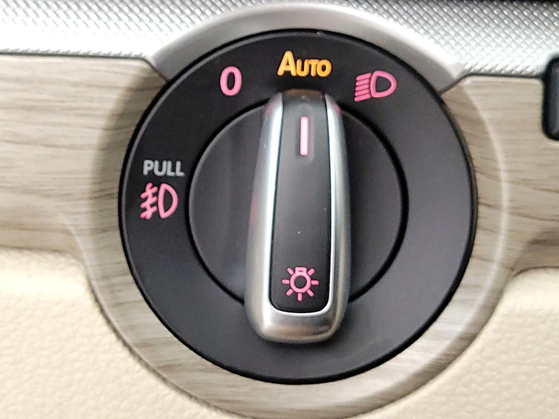 Thumbnail: 2018 Volkswagen Passat - 13