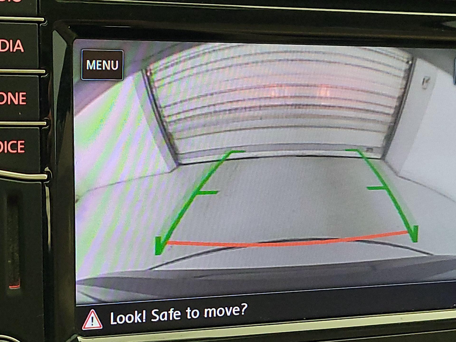 Thumbnail: 2018 Volkswagen Passat - 15