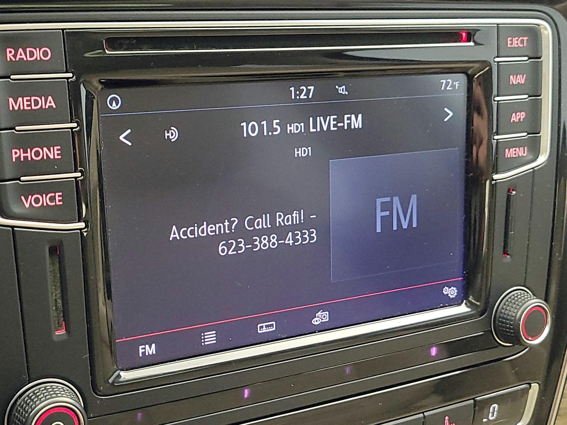 Thumbnail: 2018 Volkswagen Passat - 16