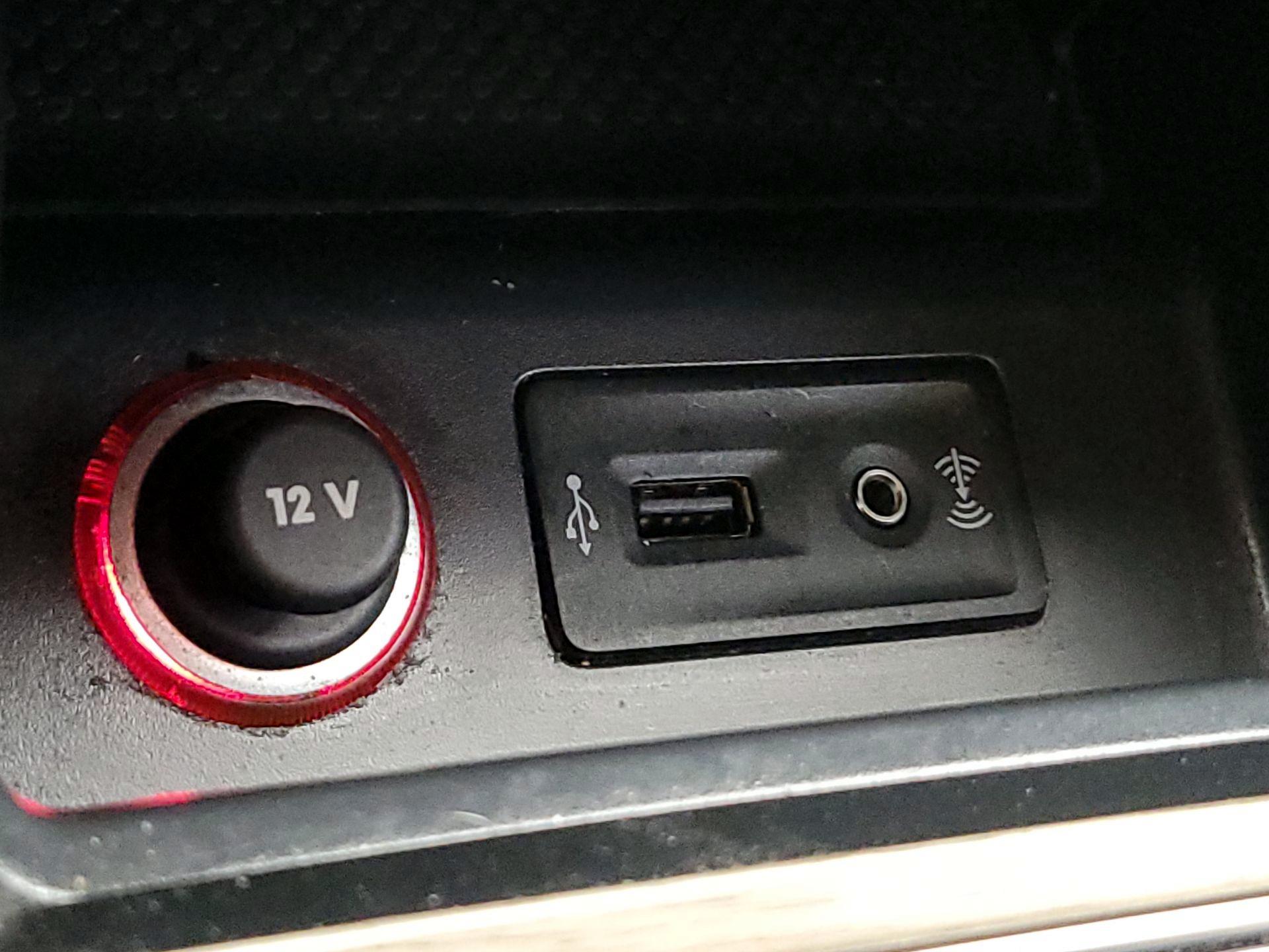 Thumbnail: 2018 Volkswagen Passat - 19