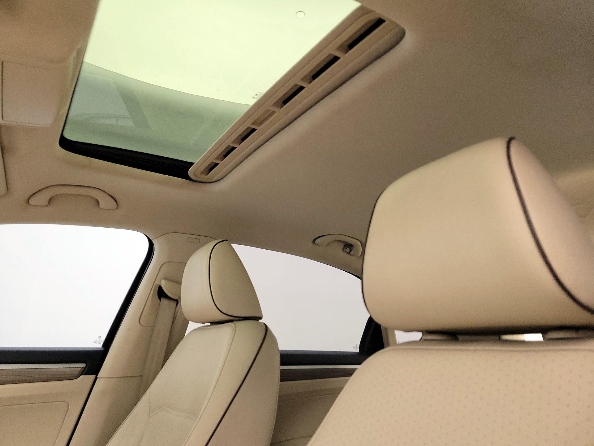 Thumbnail: 2018 Volkswagen Passat - 20