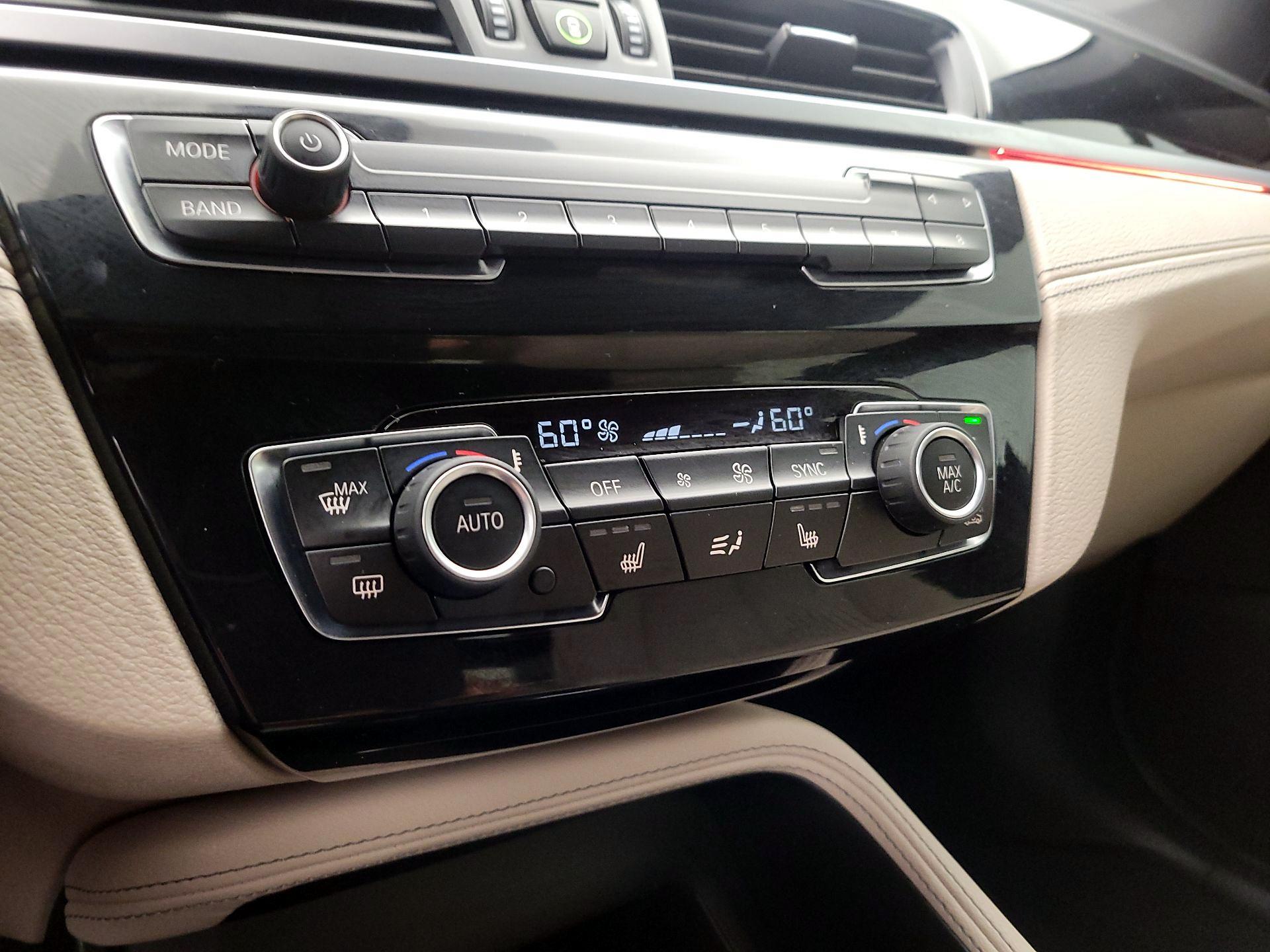 Thumbnail: 2022 BMW X1 - 17