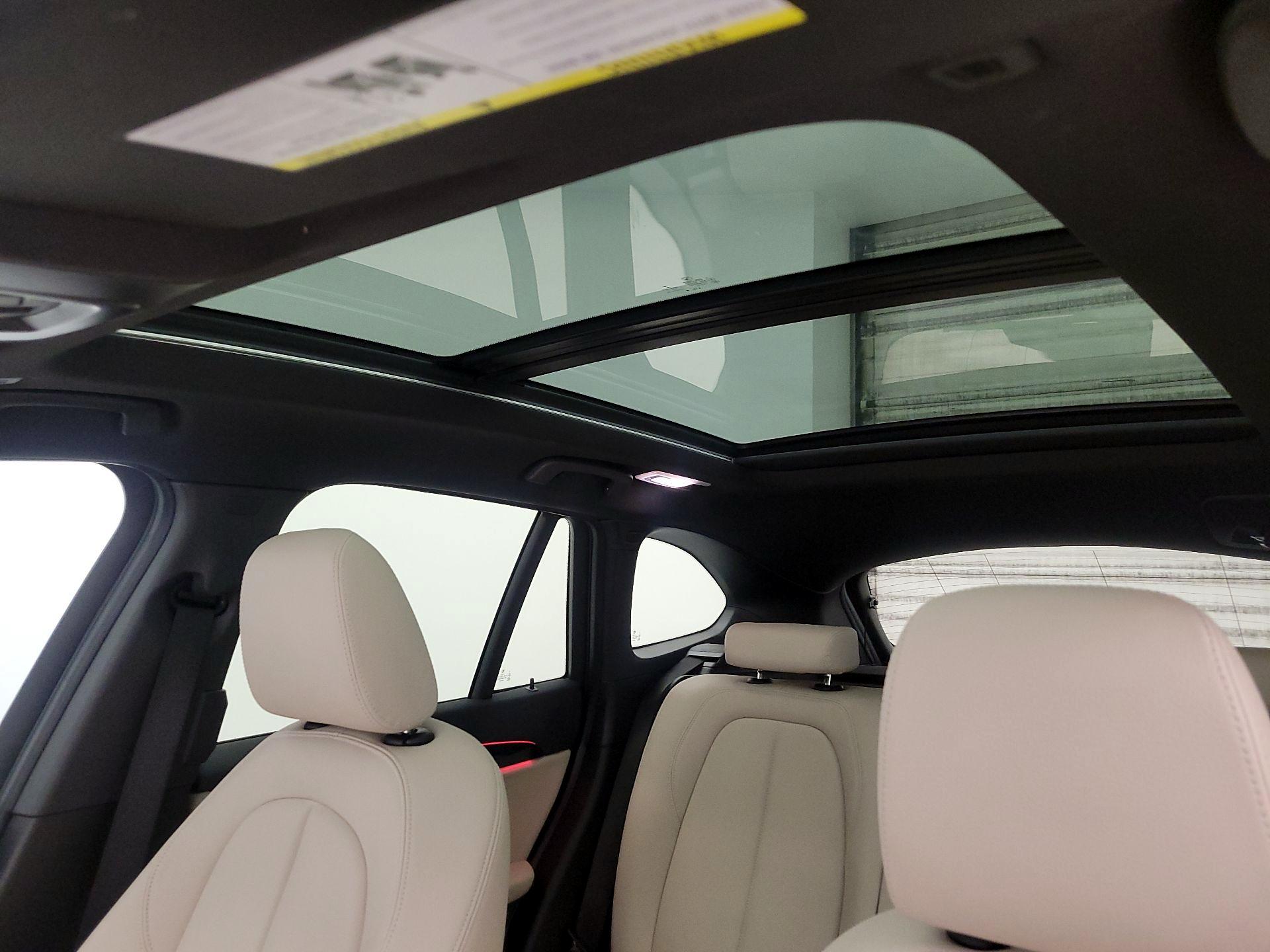 Thumbnail: 2022 BMW X1 - 20