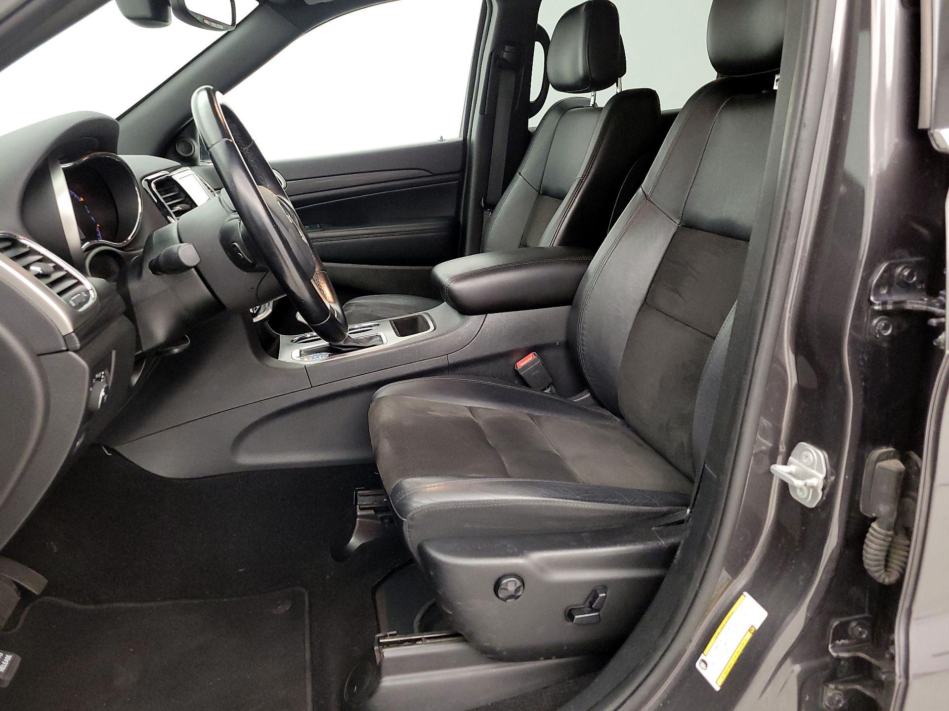 Thumbnail: 2020 Jeep Grand Cherokee - 11