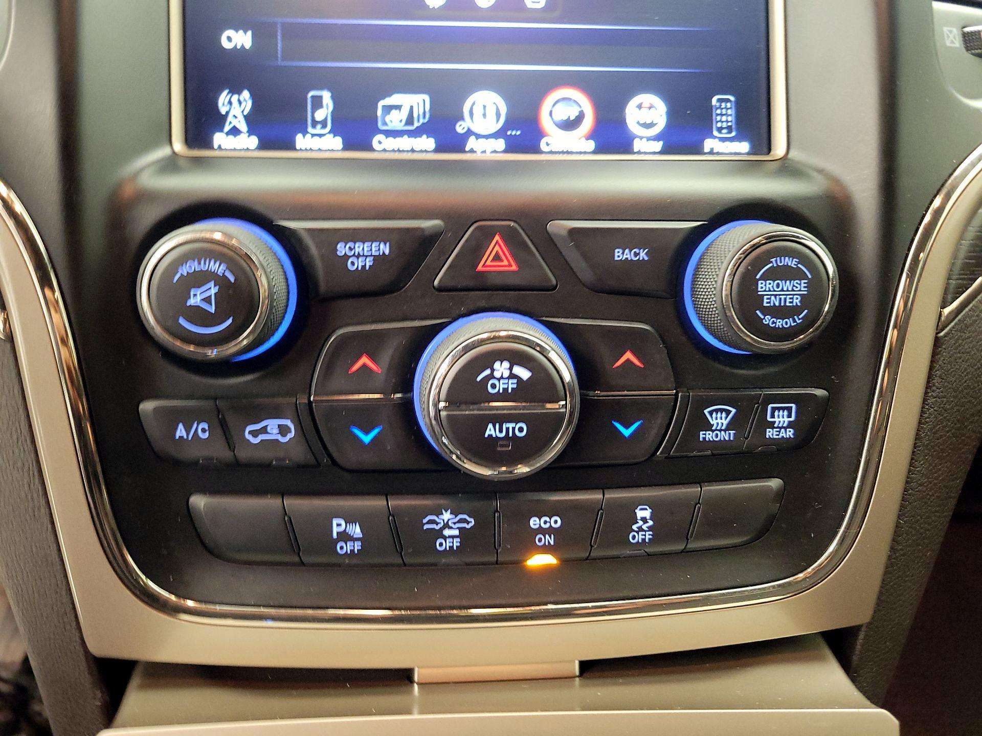 Thumbnail: 2014 Jeep Grand Cherokee - 16