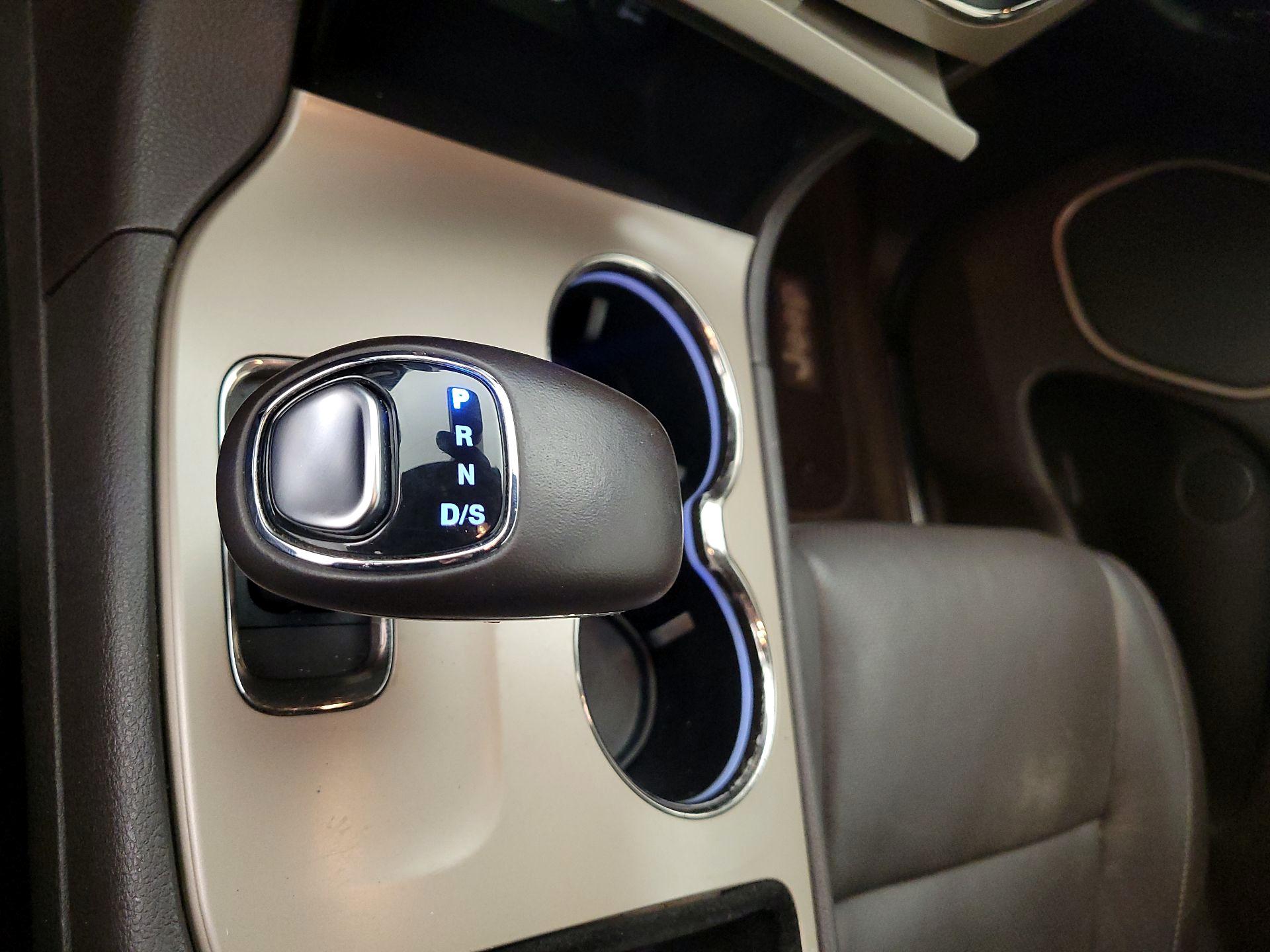 Thumbnail: 2014 Jeep Grand Cherokee - 17