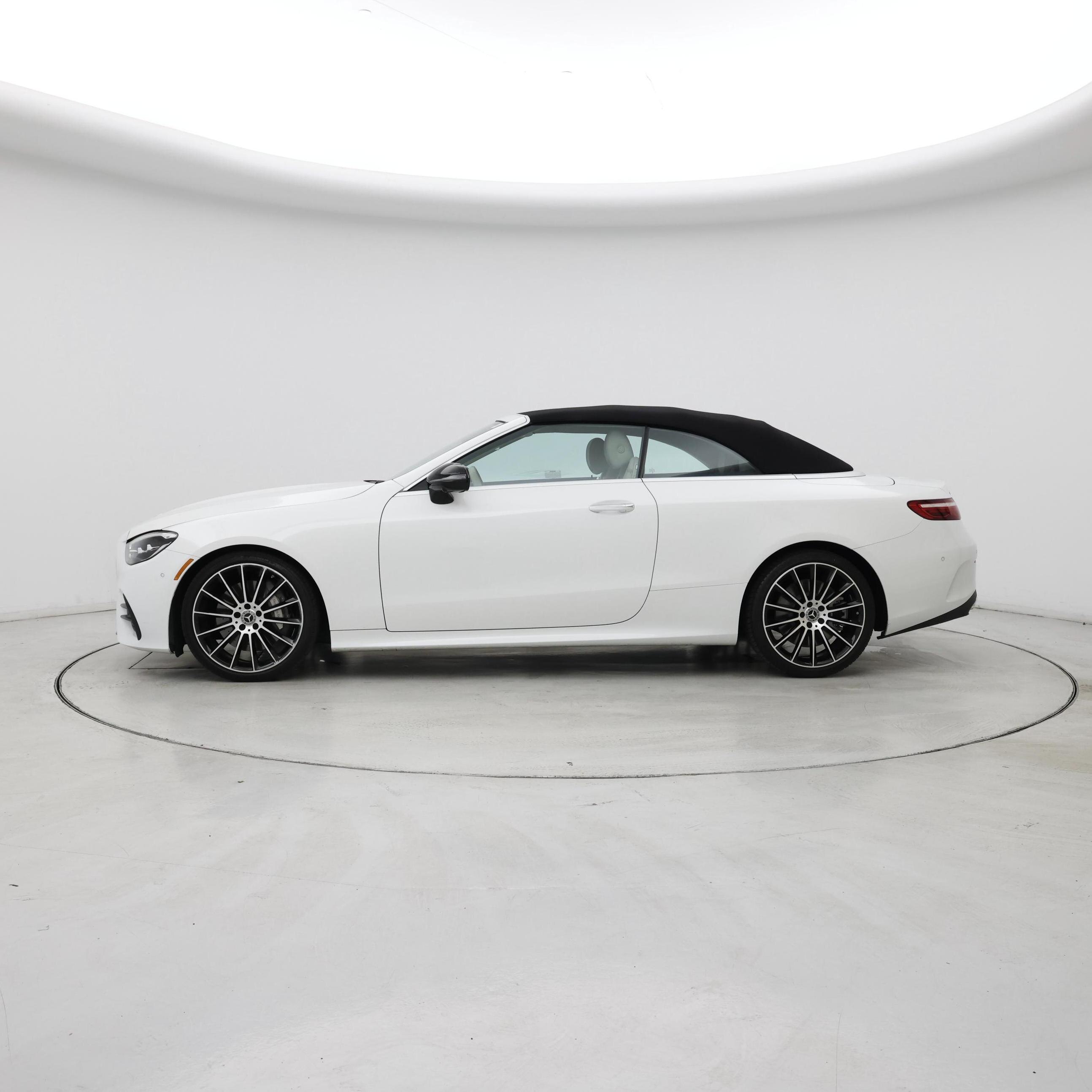 Thumbnail: 2023 Mercedes-Benz E-Class - 3