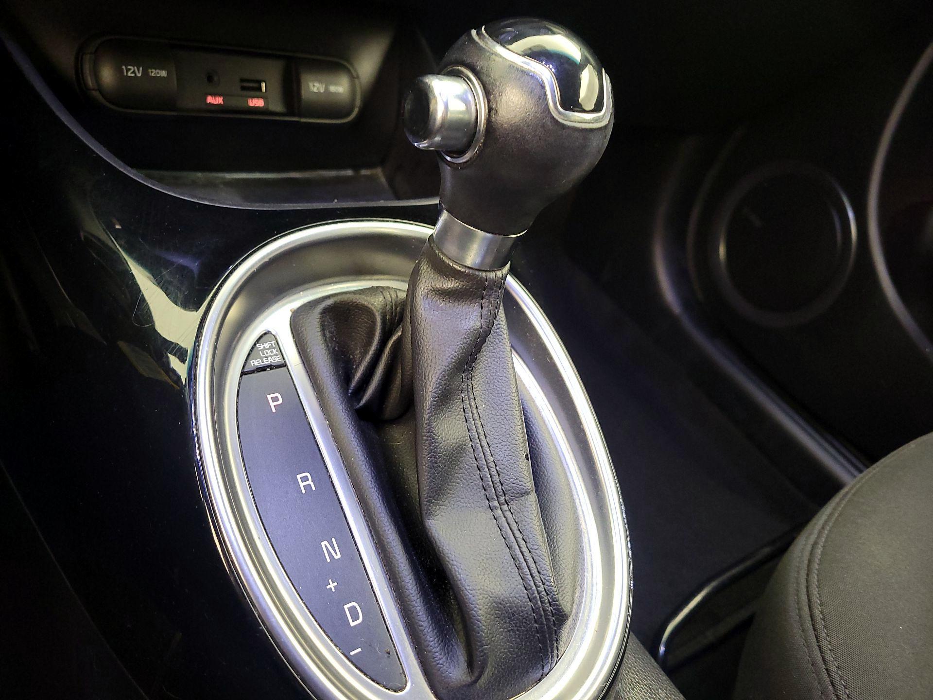 Thumbnail: 2015 Kia Soul - 18