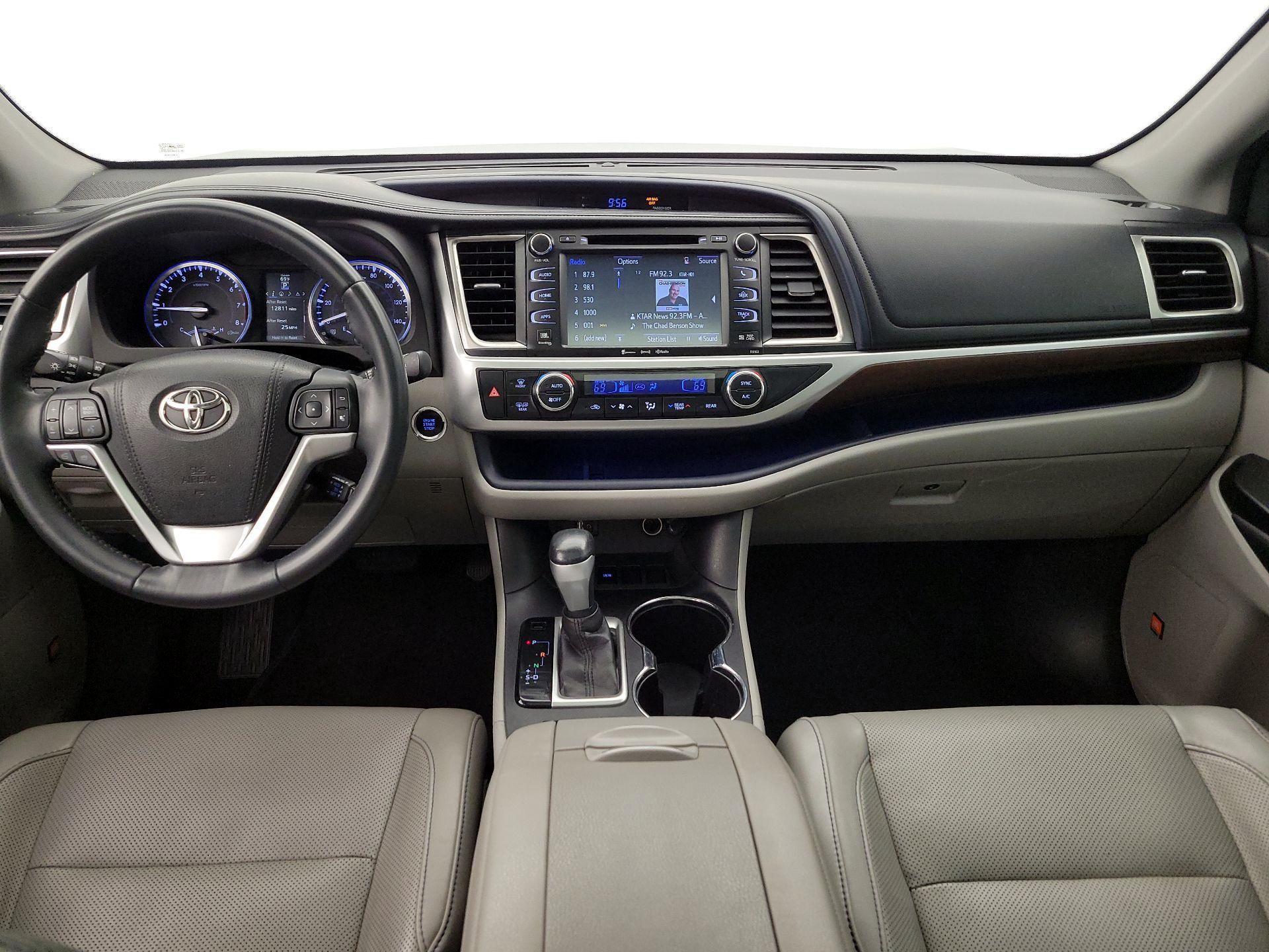 Thumbnail: 2016 Toyota Highlander - 9