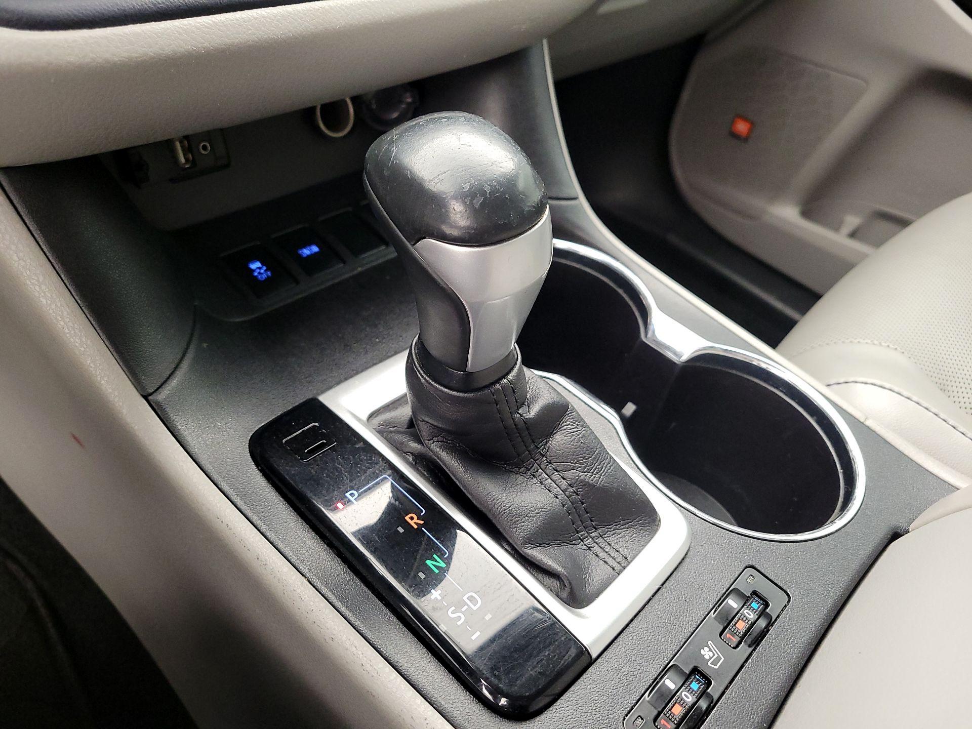 Thumbnail: 2016 Toyota Highlander - 17