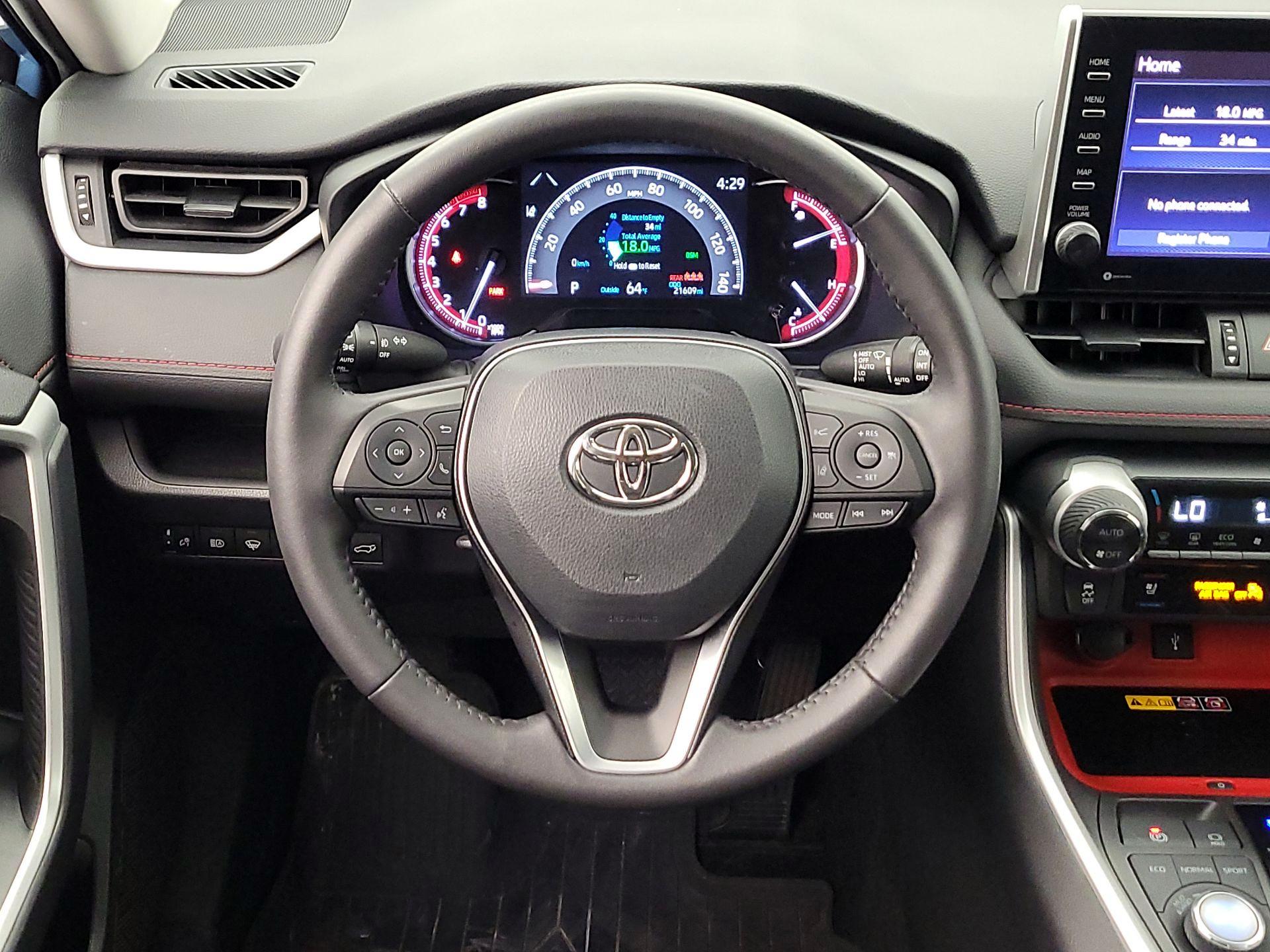 Thumbnail: 2022 Toyota RAV4 - 10