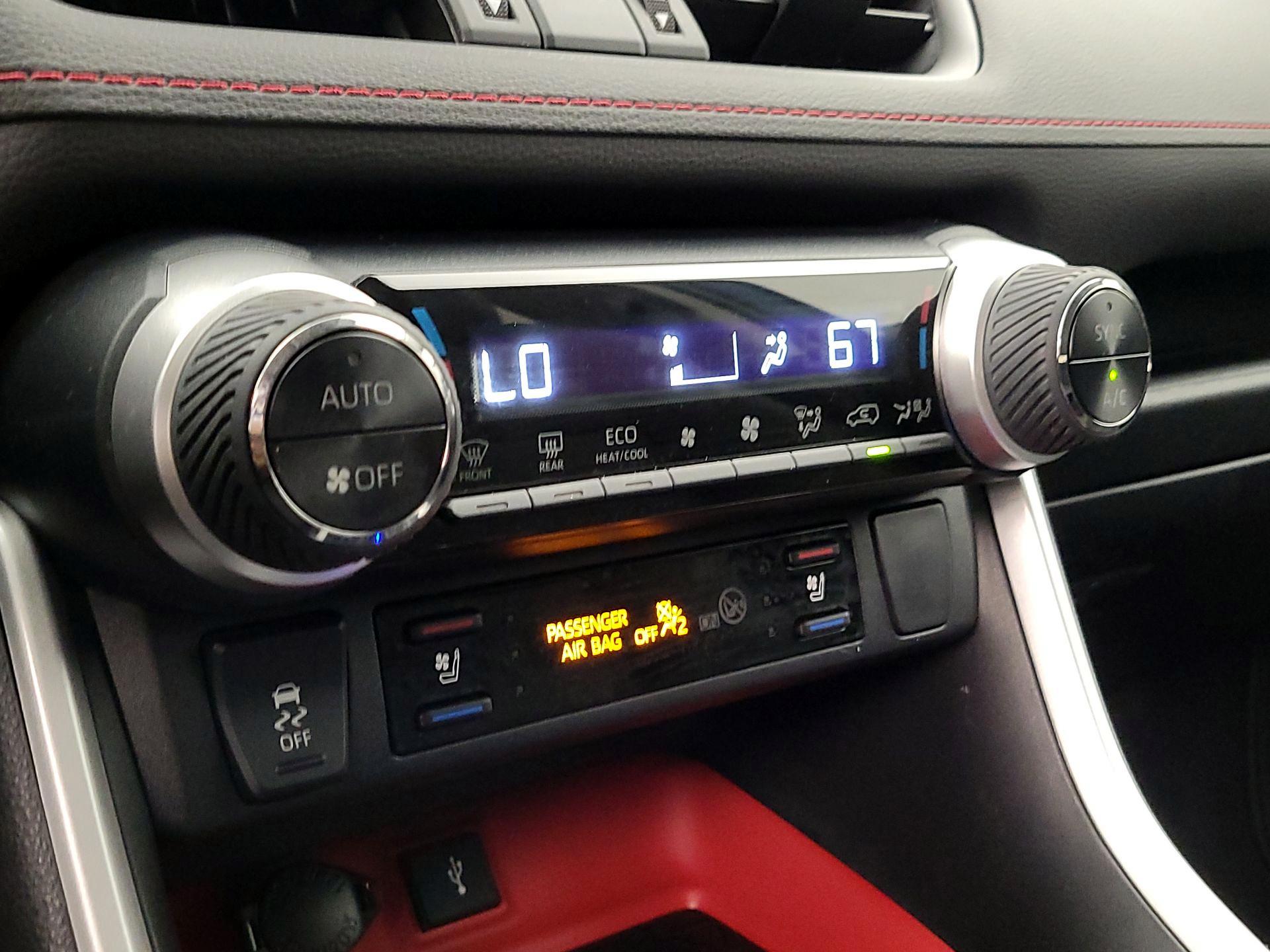 Thumbnail: 2022 Toyota RAV4 - 16