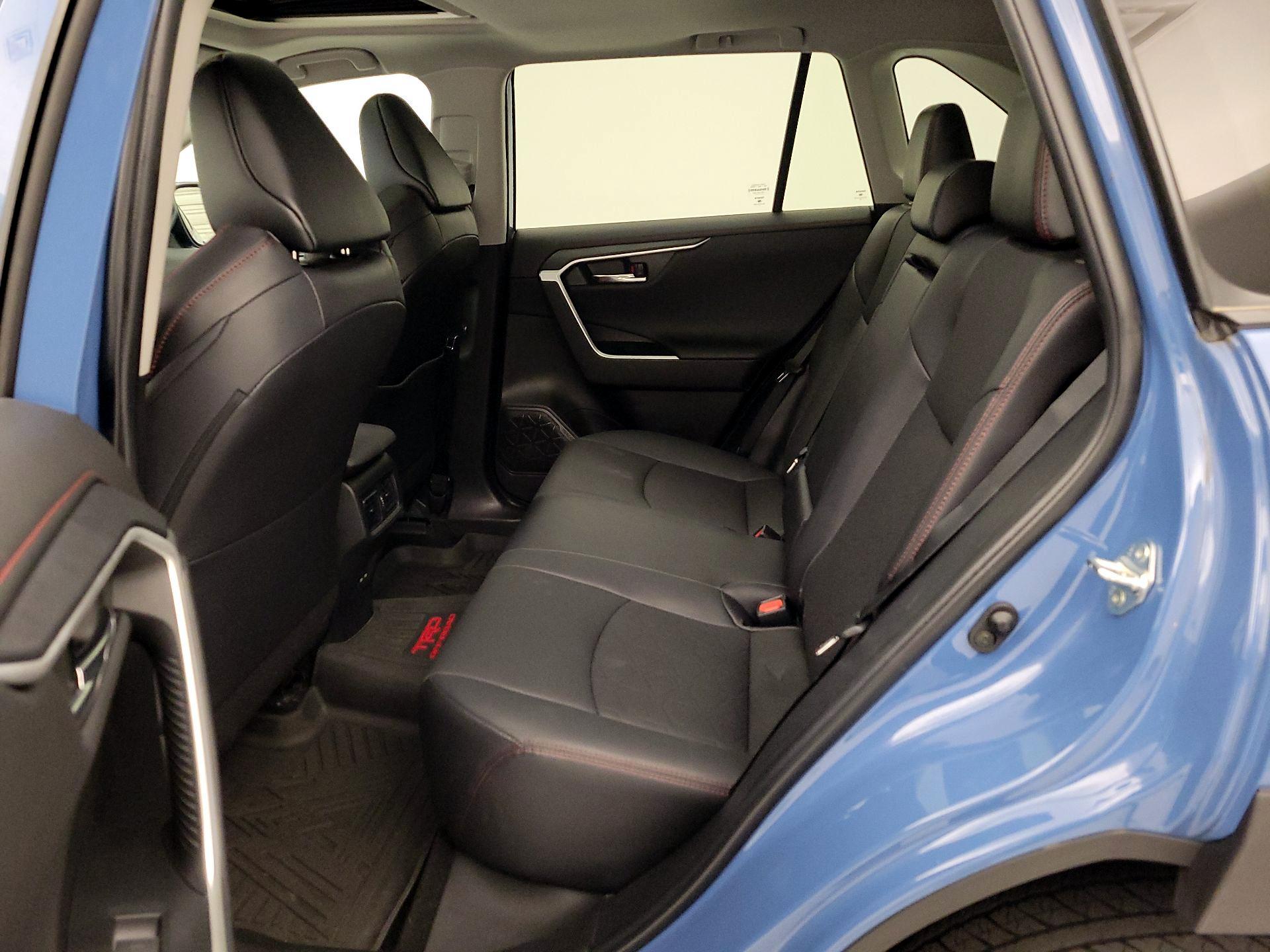 Thumbnail: 2022 Toyota RAV4 - 20