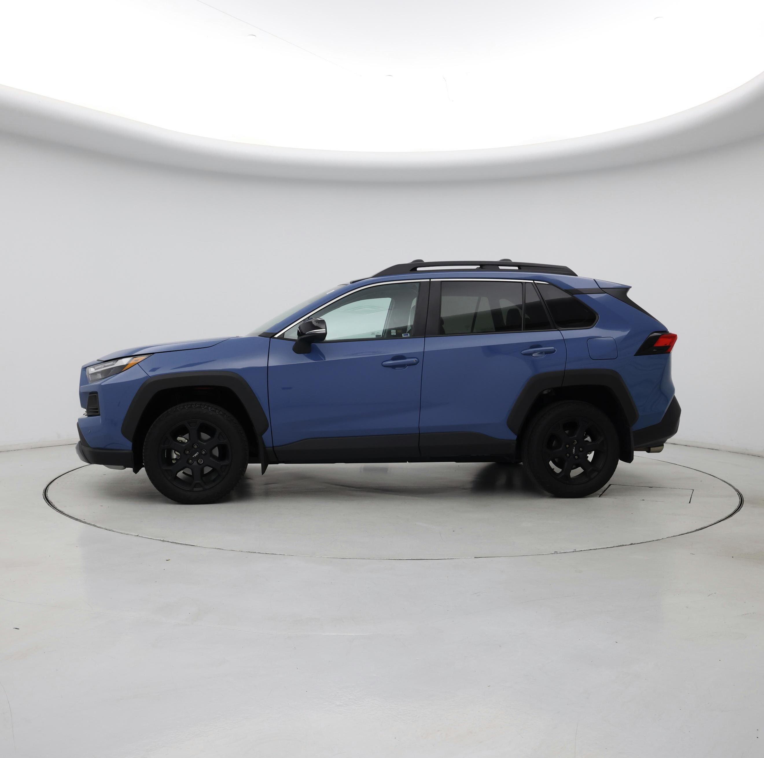 Thumbnail: 2022 Toyota RAV4 - 3