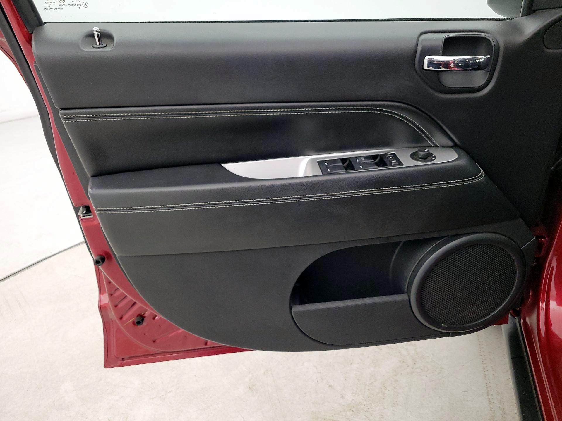 Thumbnail: 2014 Jeep Compass - 12