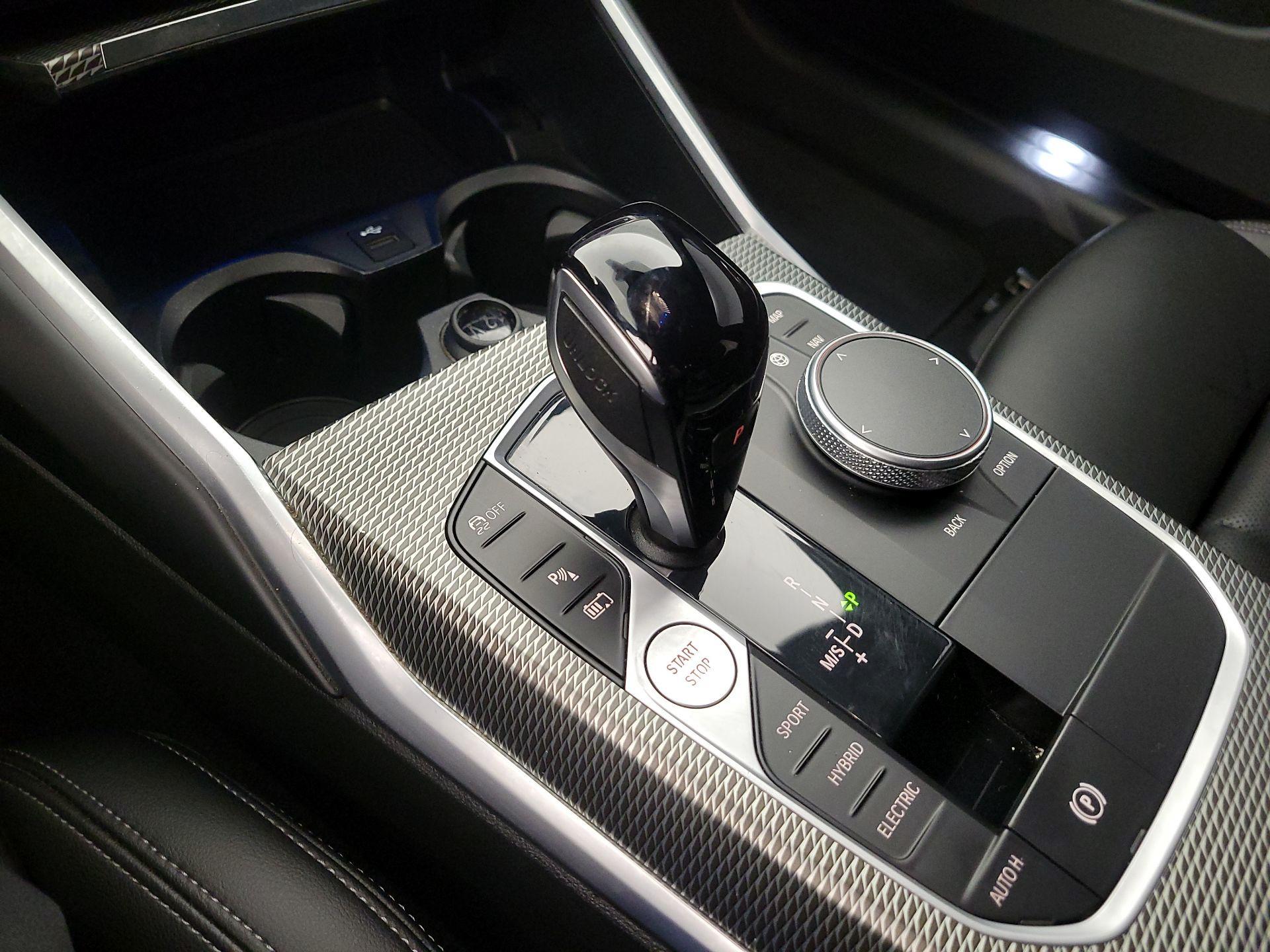 Thumbnail: 2022 BMW 3 Series - 18