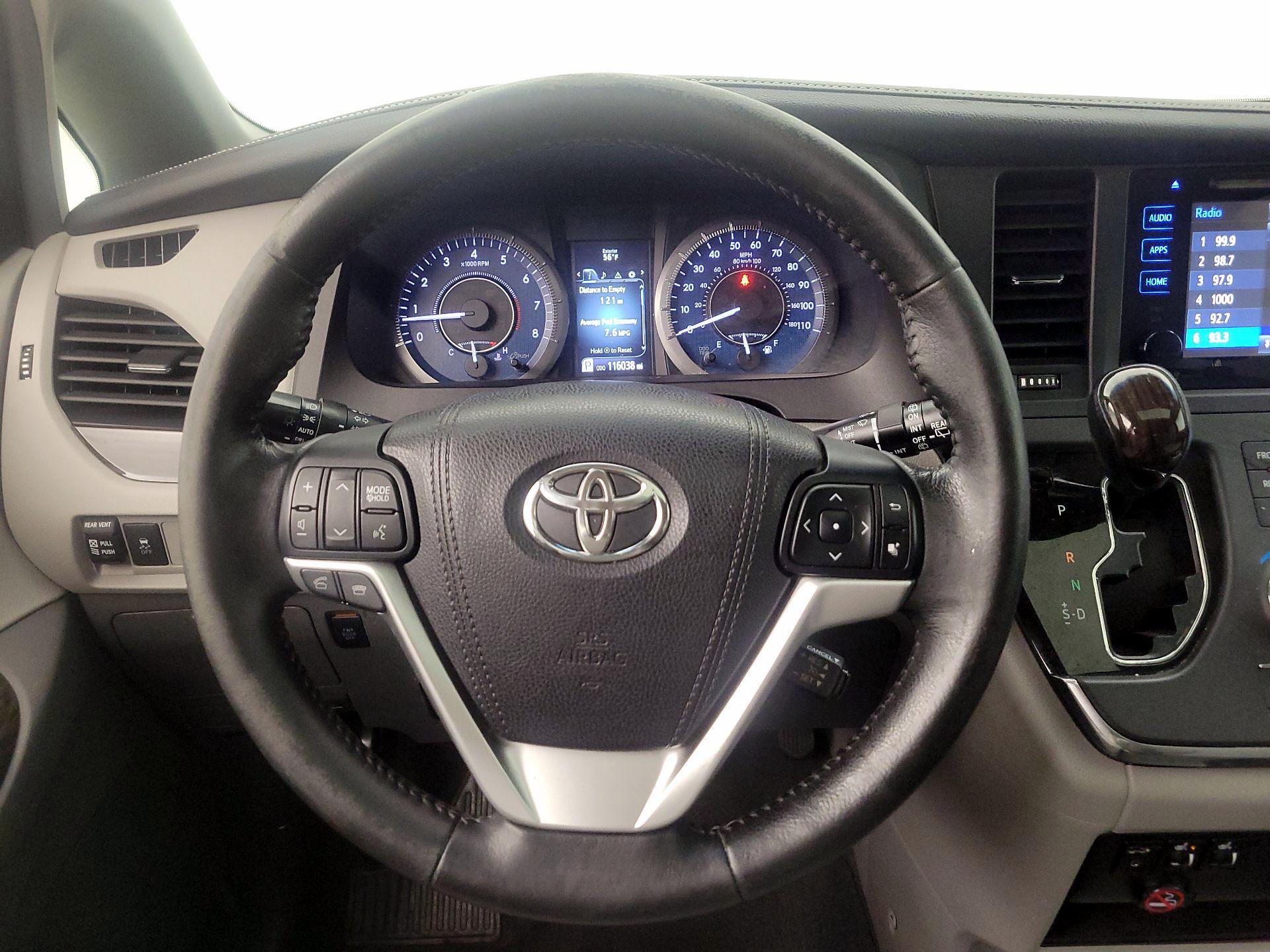 Thumbnail: 2015 Toyota Sienna - 10