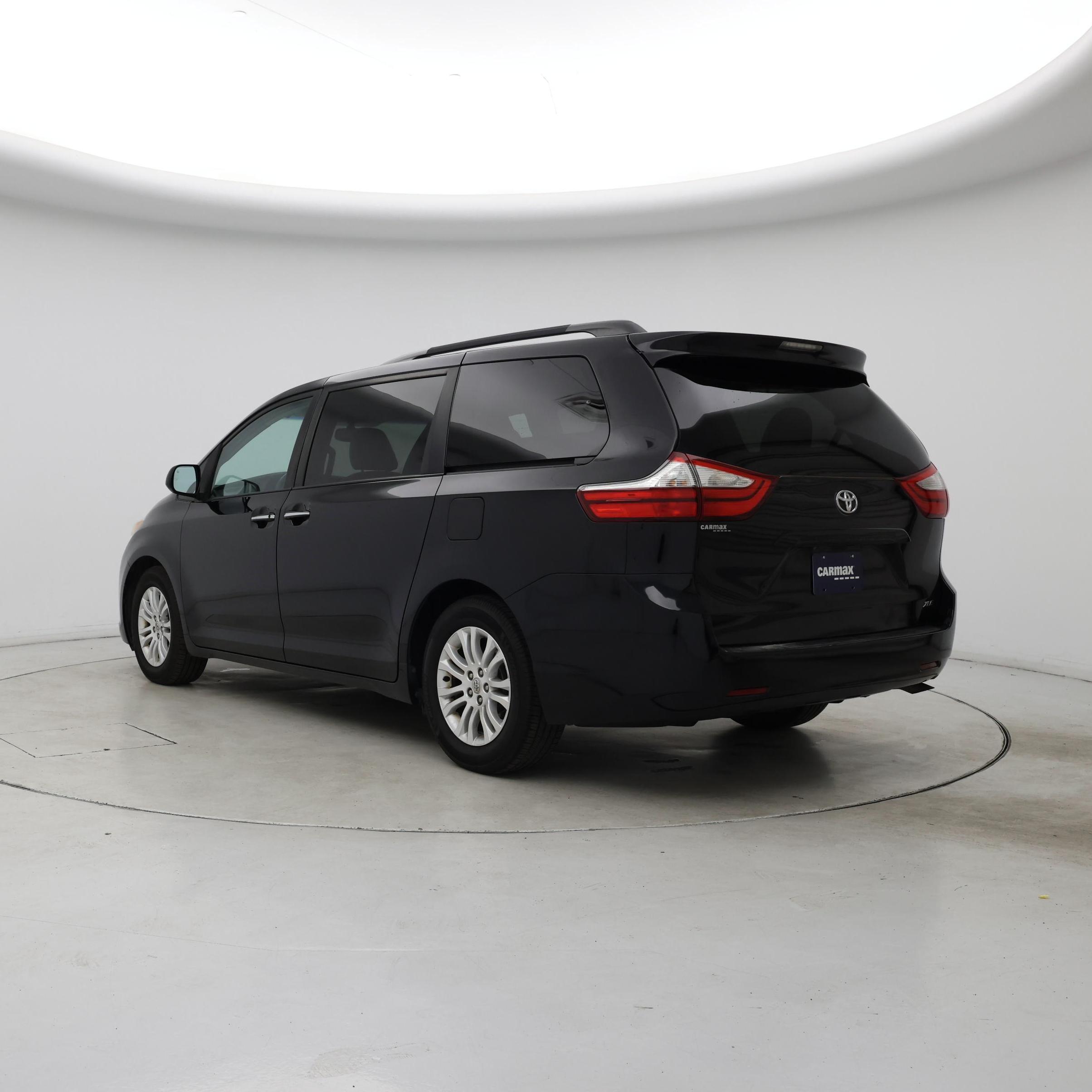 Thumbnail: 2015 Toyota Sienna - 2