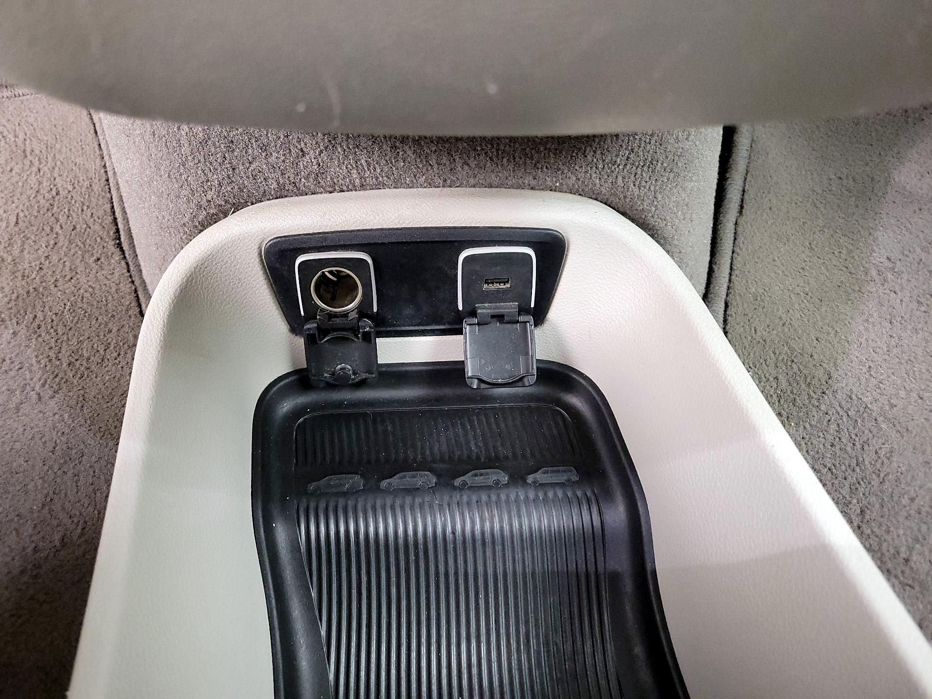 Thumbnail: 2018 Chrysler Pacifica - 19