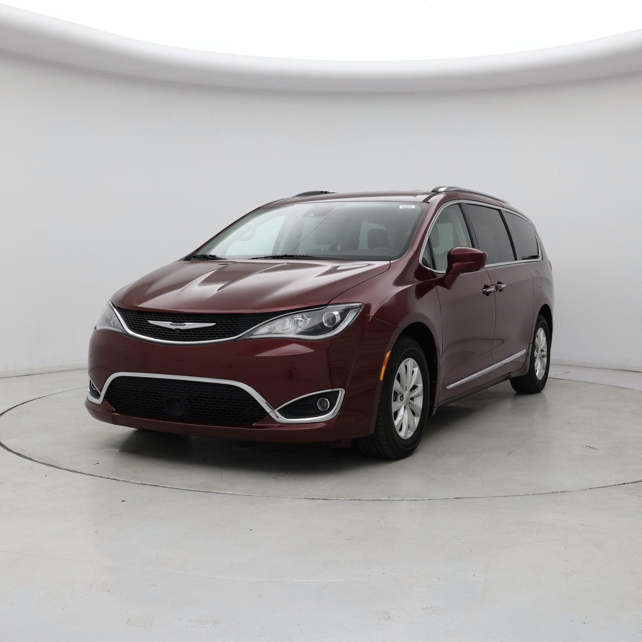 Thumbnail: 2018 Chrysler Pacifica - 4