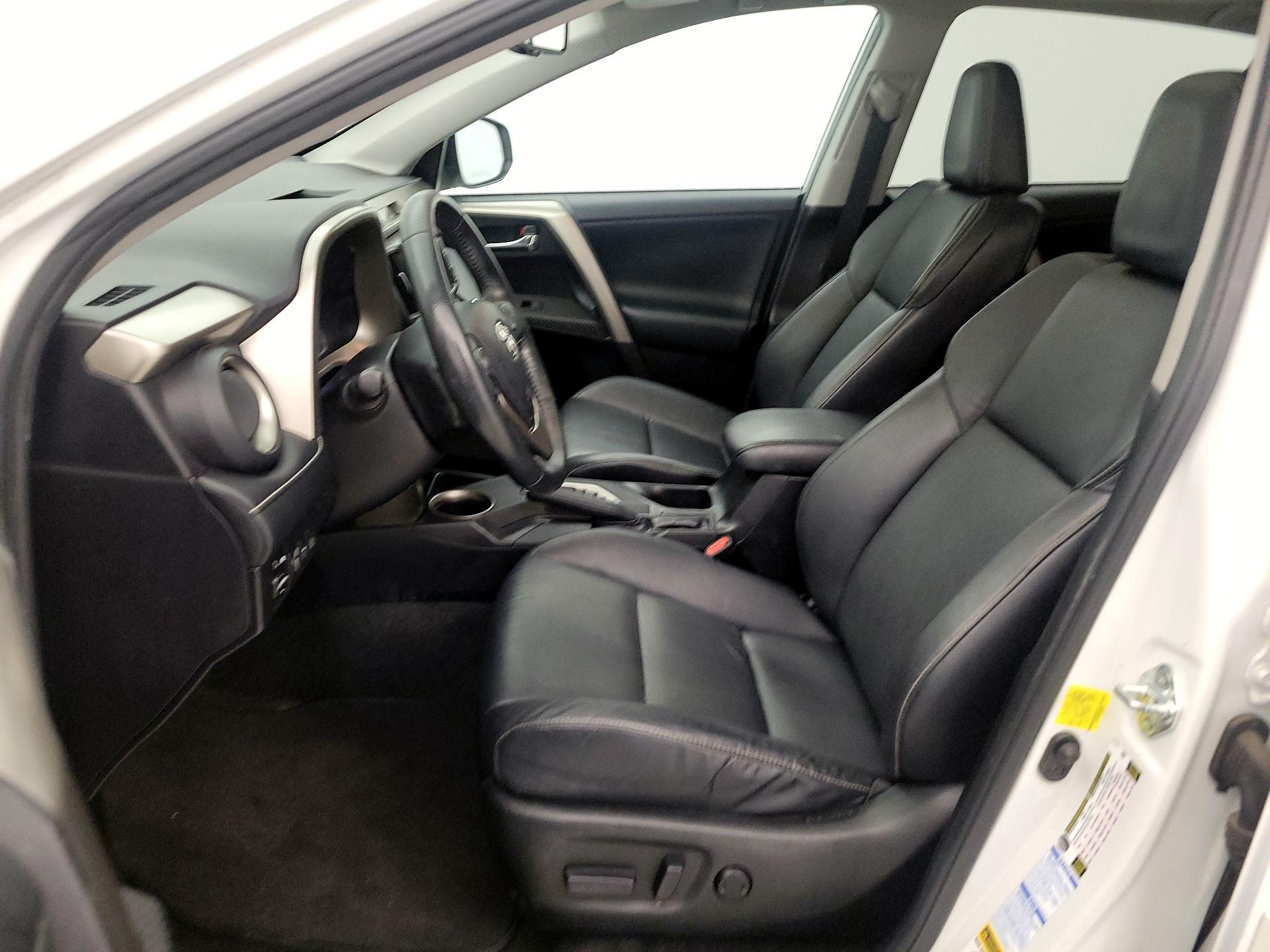 Thumbnail: 2015 Toyota RAV4 - 11