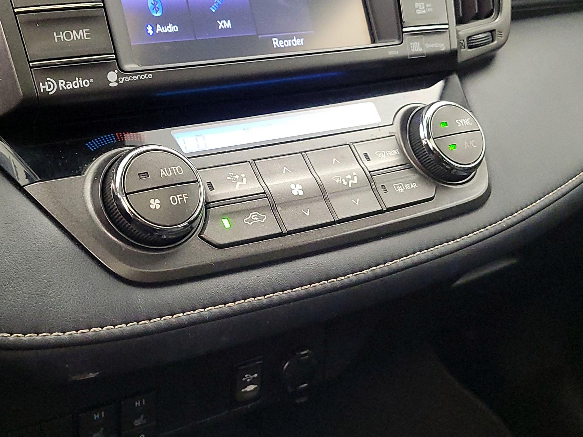 Thumbnail: 2015 Toyota RAV4 - 16