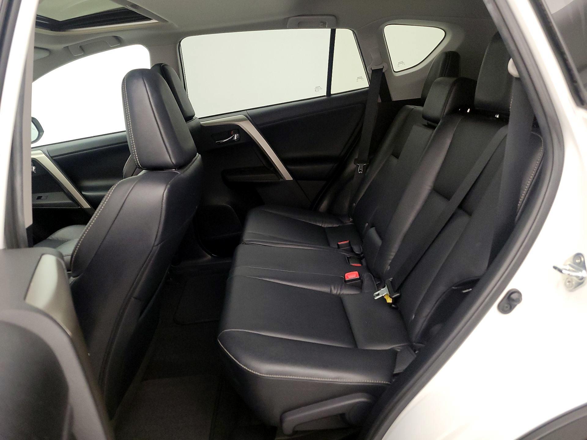 Thumbnail: 2015 Toyota RAV4 - 20