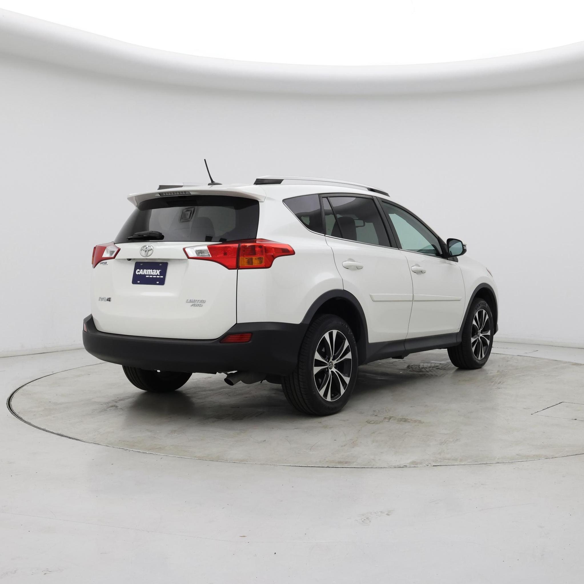 Thumbnail: 2015 Toyota RAV4 - 8