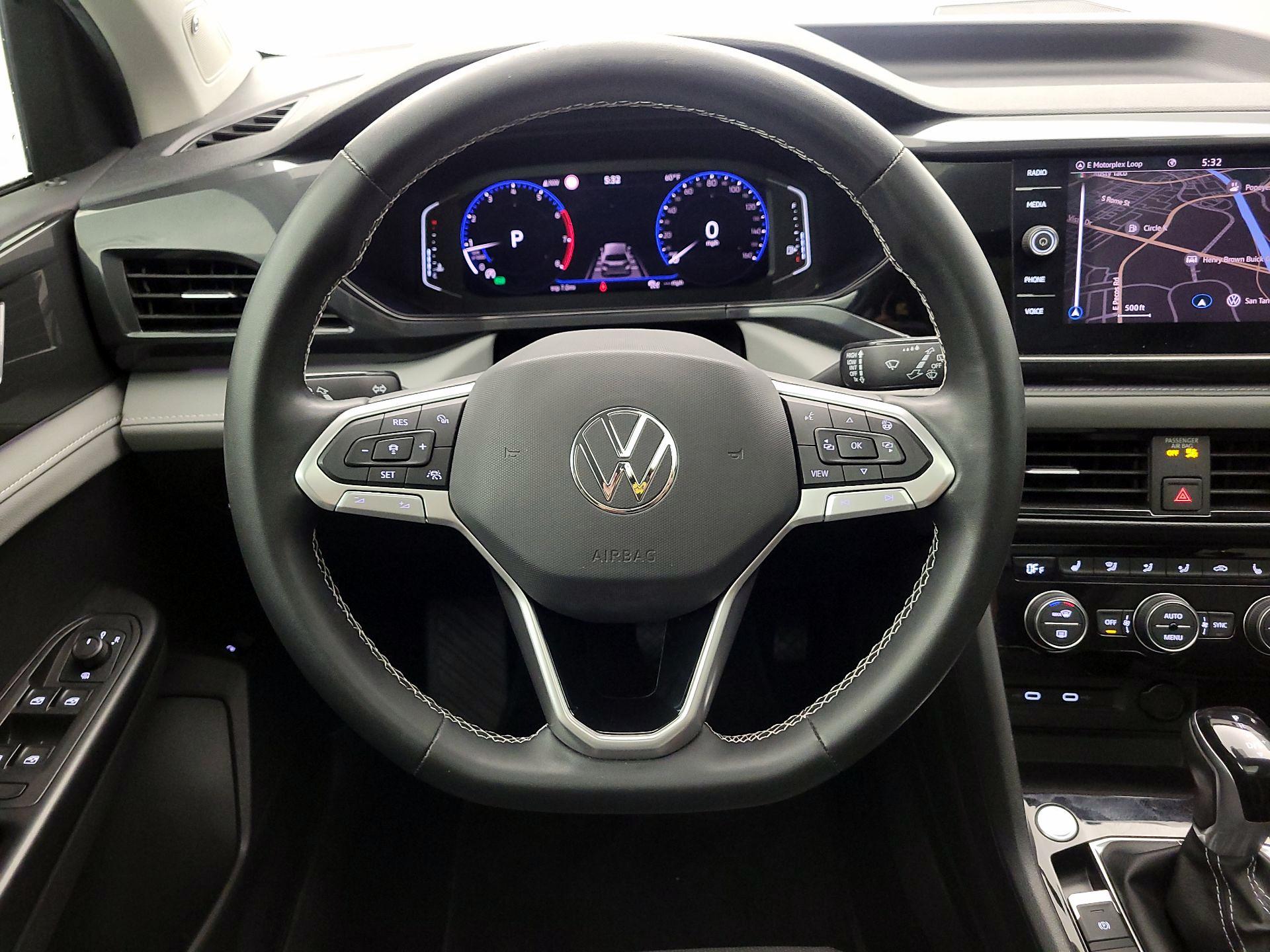 Thumbnail: 2022 Volkswagen Taos - 10