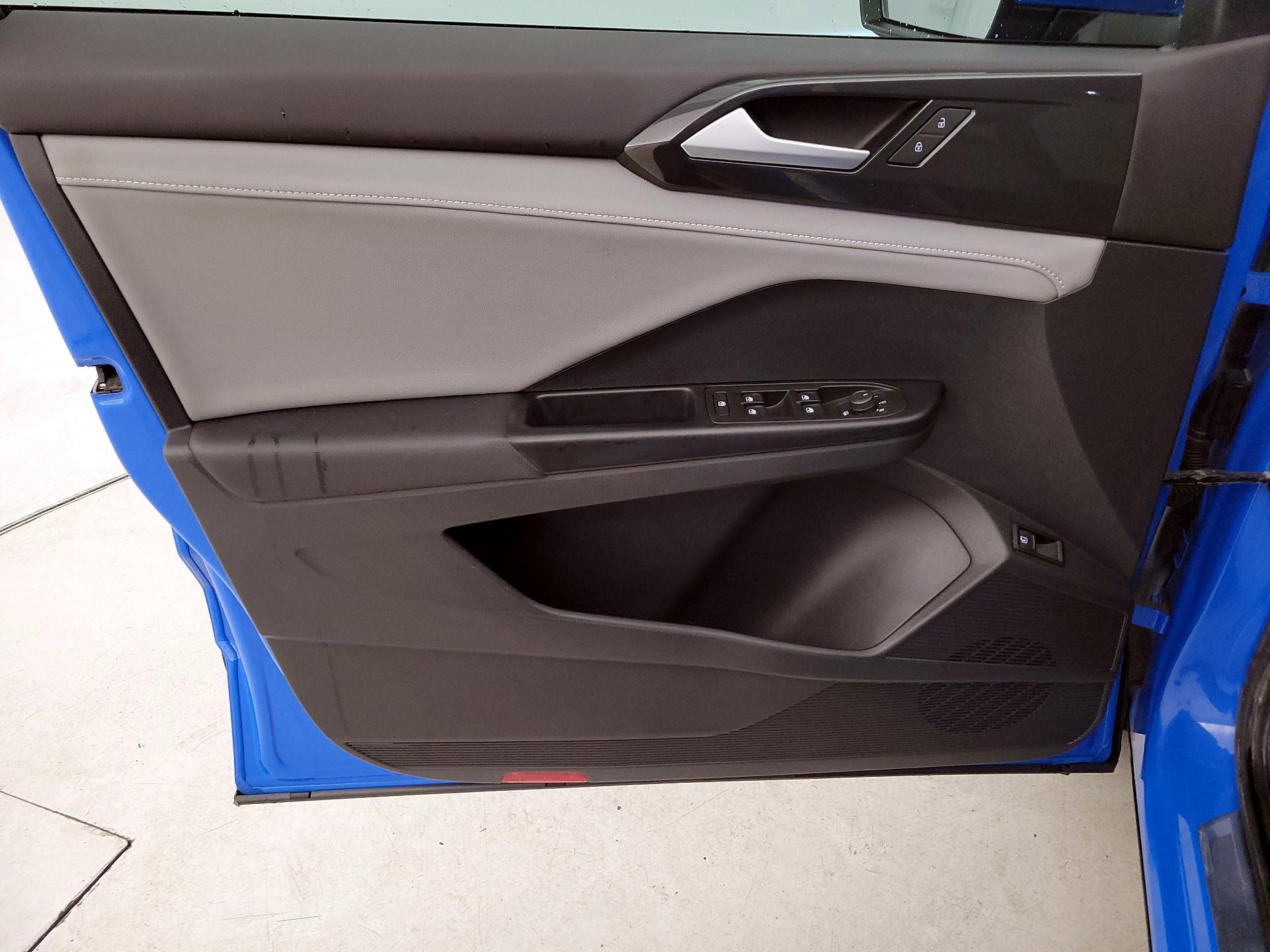 Thumbnail: 2022 Volkswagen Taos - 12