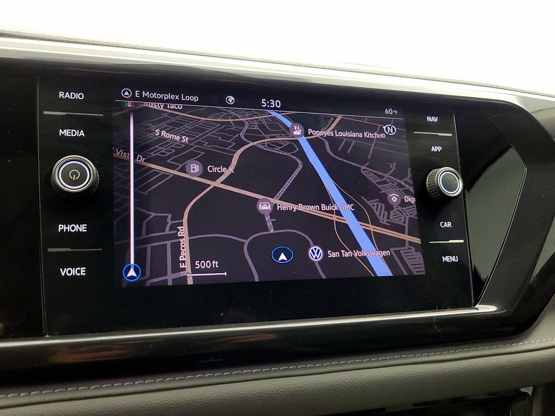 Thumbnail: 2022 Volkswagen Taos - 14