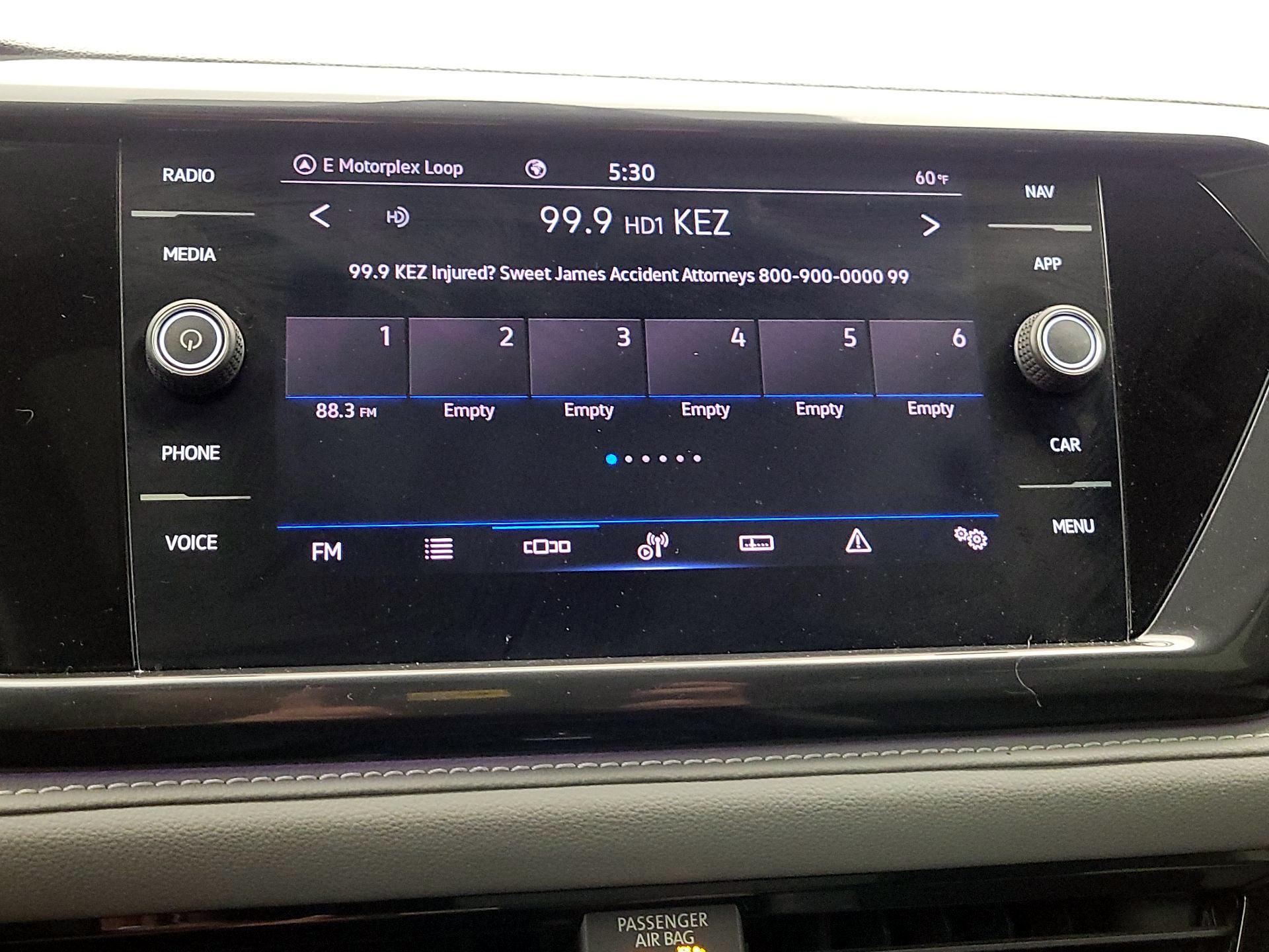 Thumbnail: 2022 Volkswagen Taos - 16