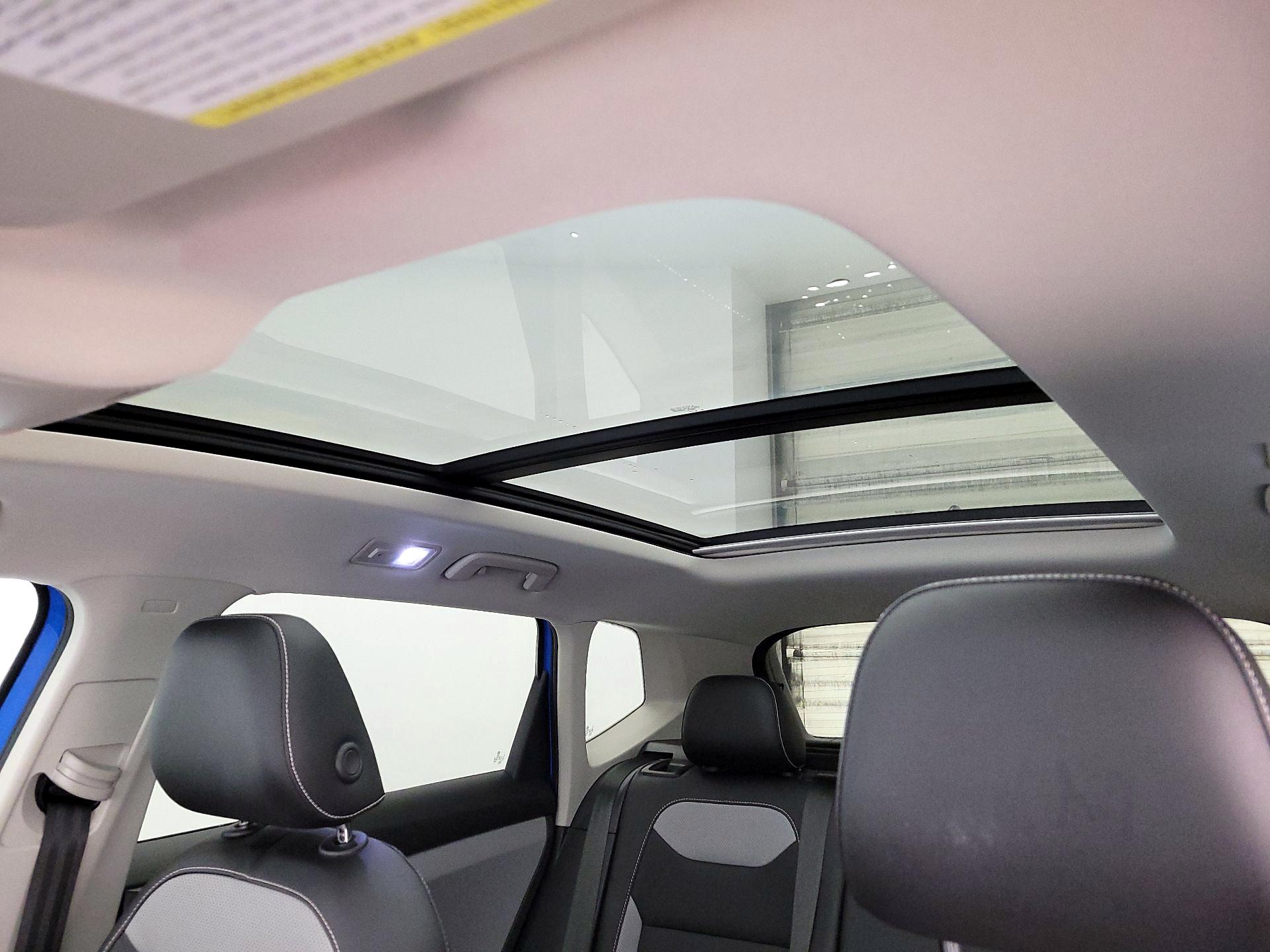 Thumbnail: 2022 Volkswagen Taos - 20