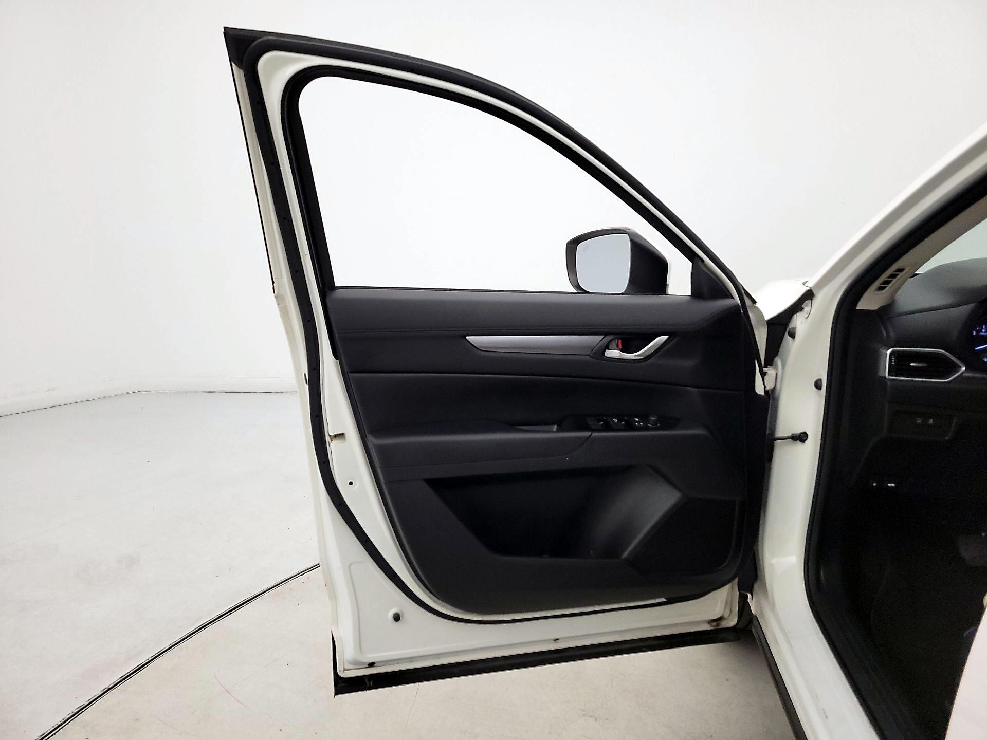 Thumbnail: 2017 Mazda CX-5 - 12