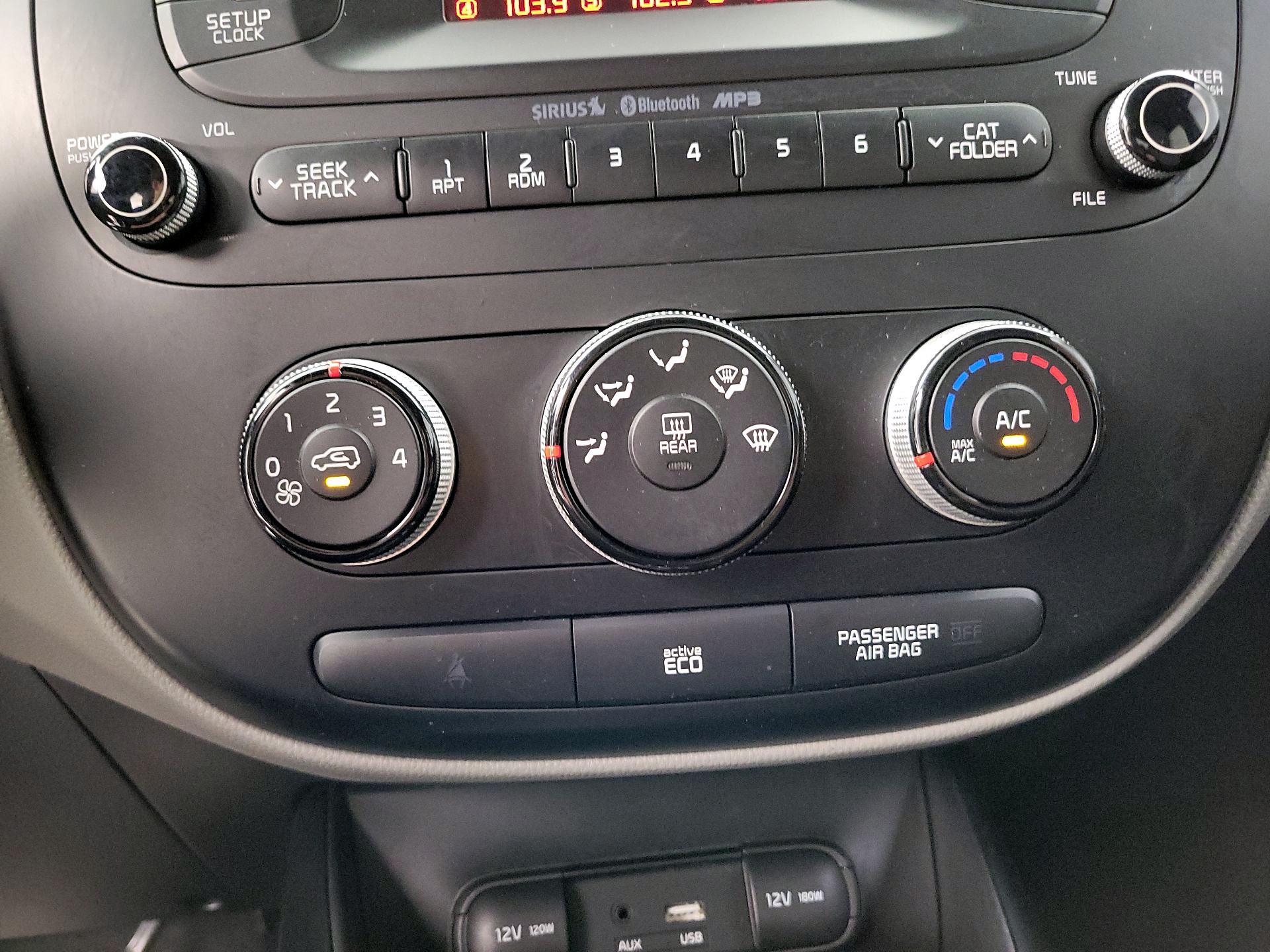 Thumbnail: 2015 Kia Soul - 15