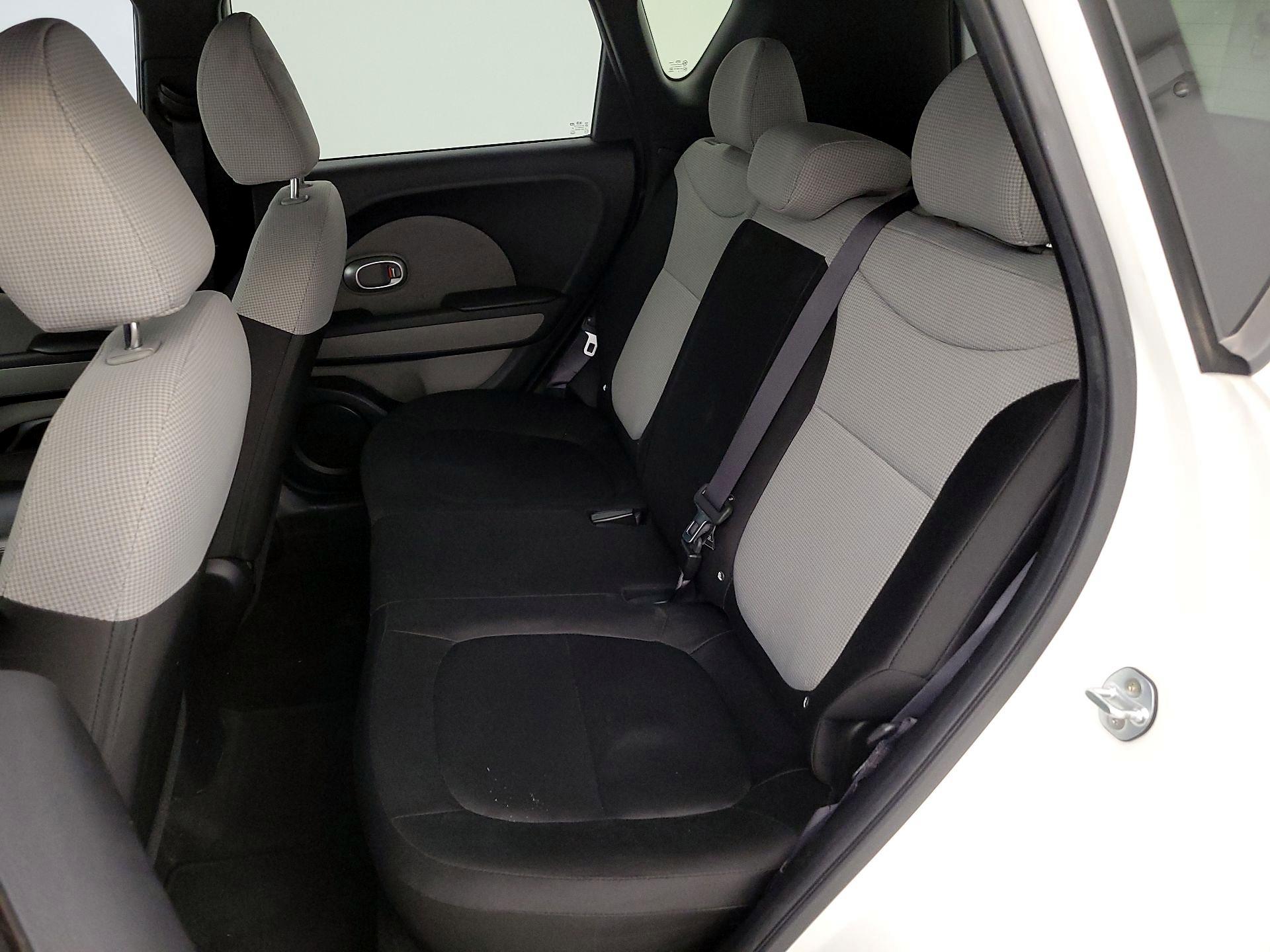 Thumbnail: 2015 Kia Soul - 18