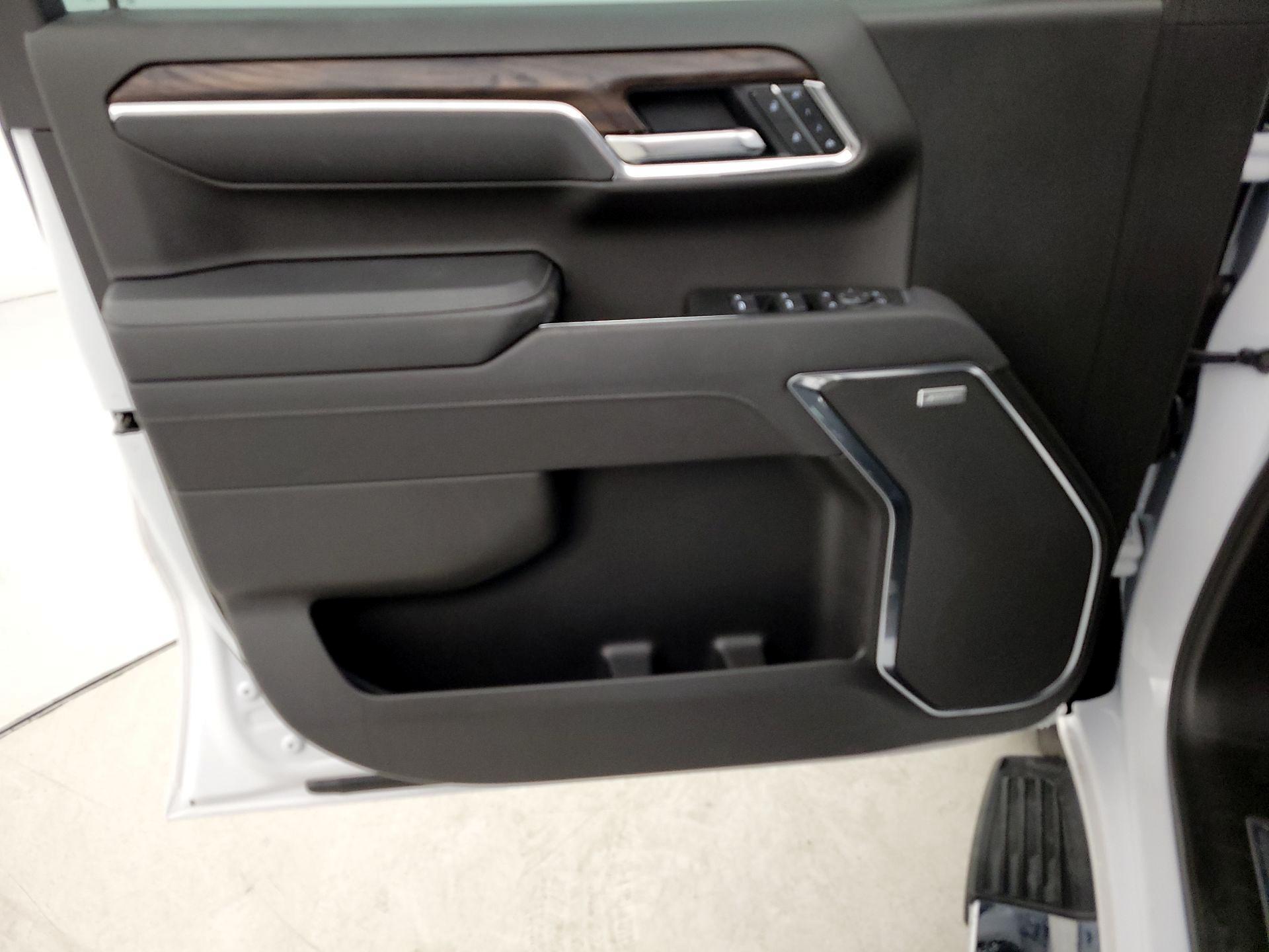 Thumbnail: 2025 GMC Sierra 1500 - 12