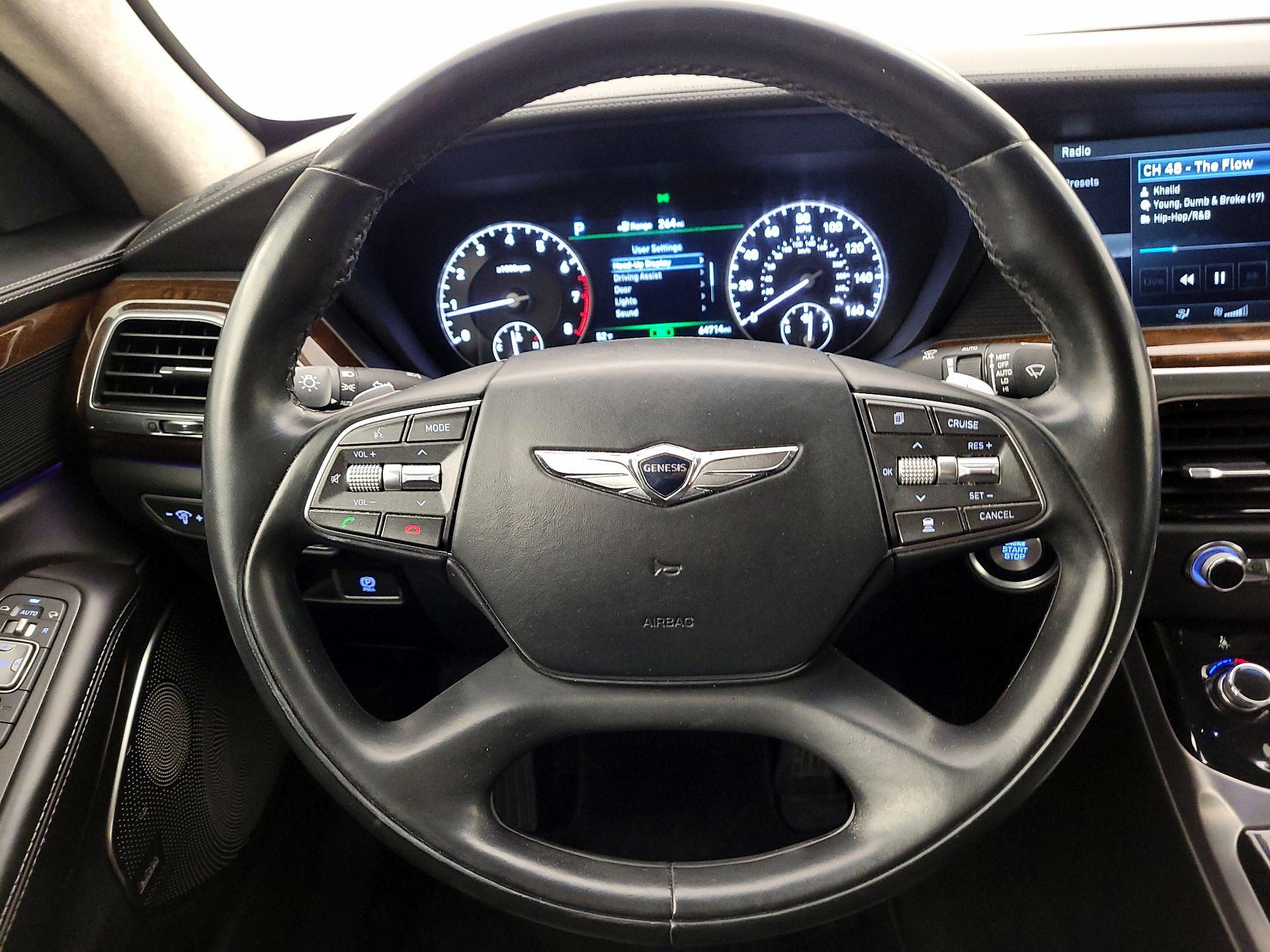 Thumbnail: 2018 Genesis G90 - 10