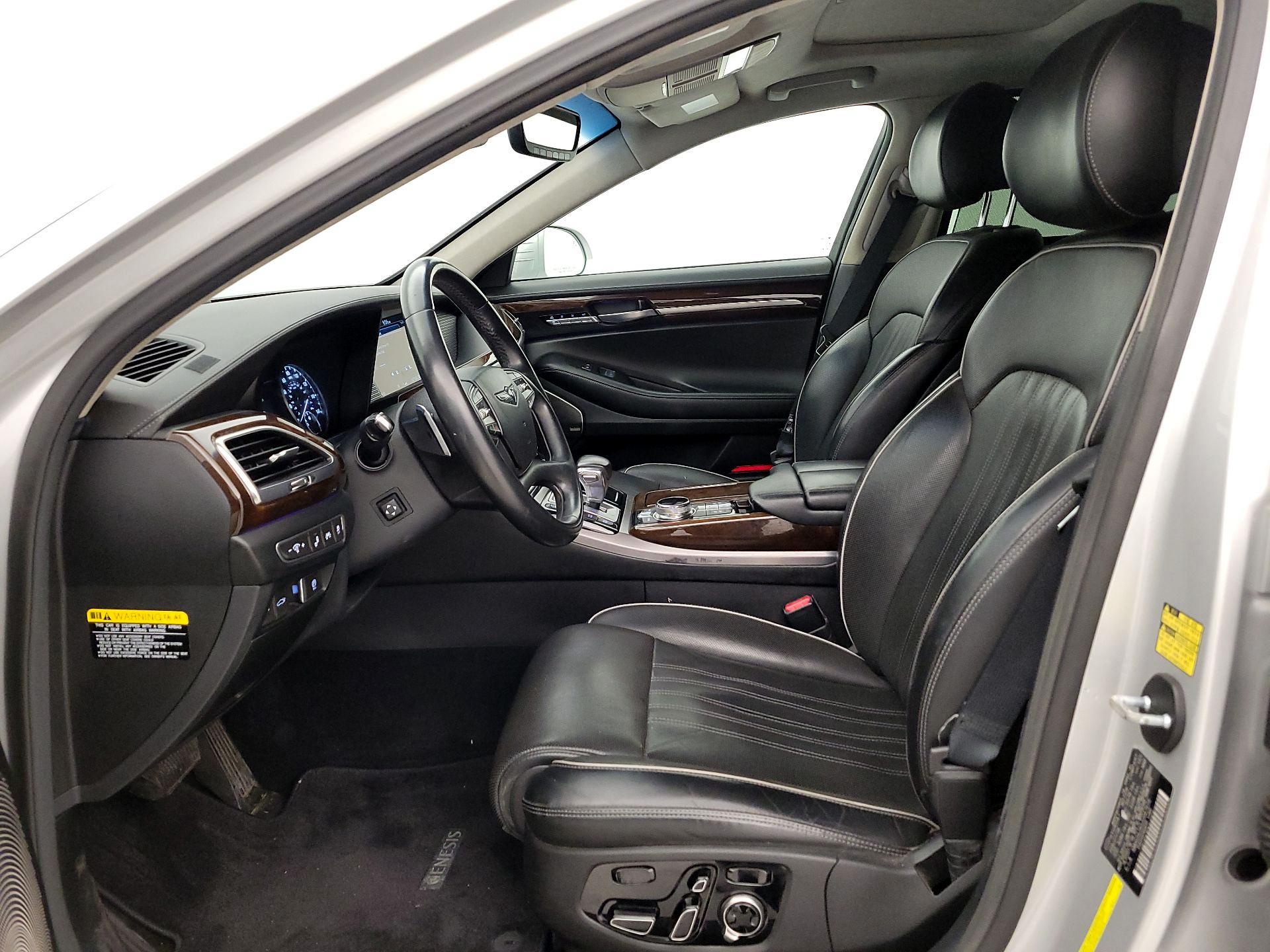 Thumbnail: 2018 Genesis G90 - 11