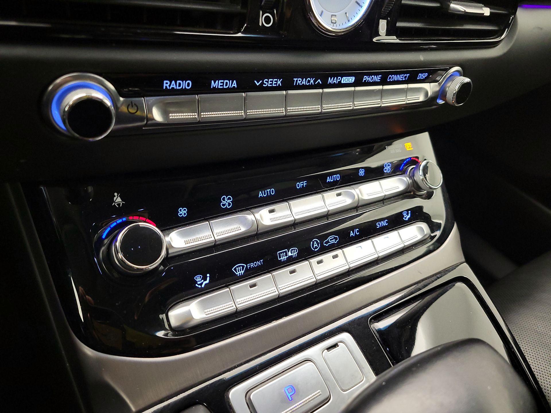 Thumbnail: 2018 Genesis G90 - 17