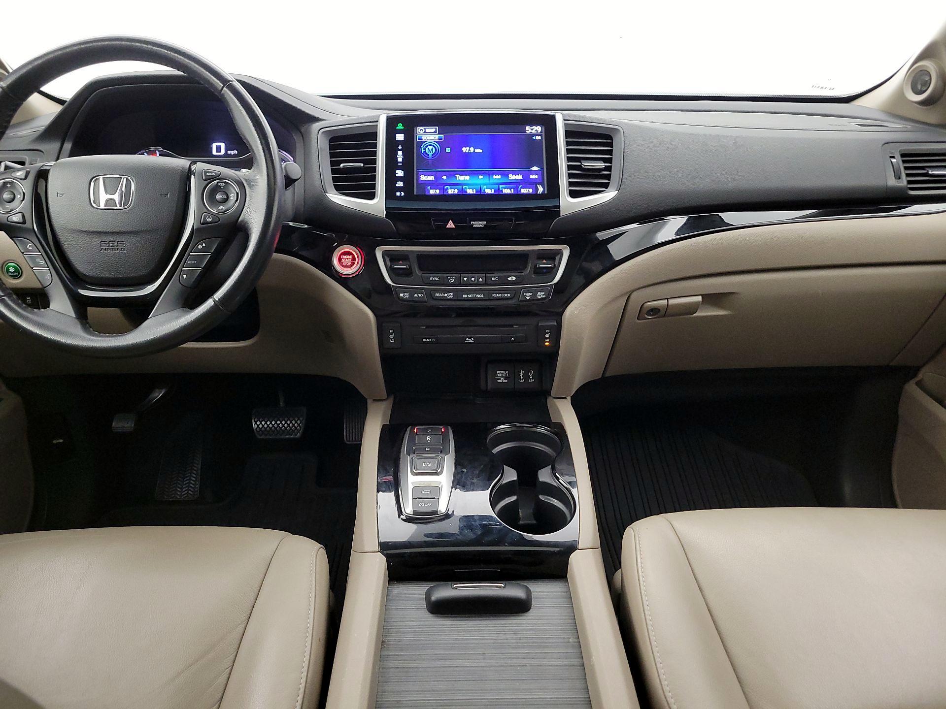 Thumbnail: 2016 Honda Pilot - 9