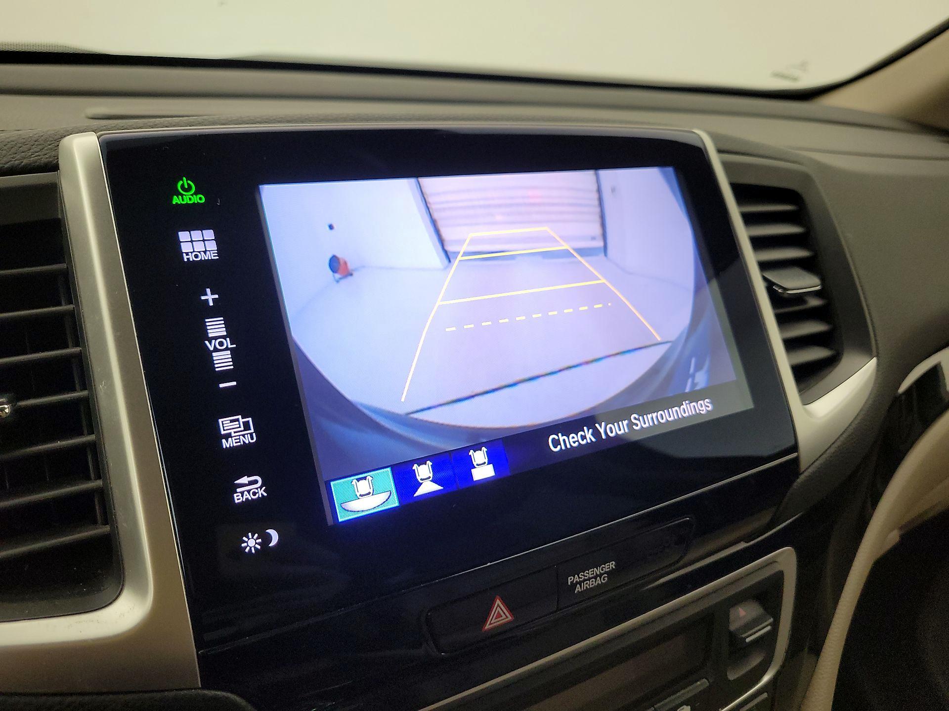 Thumbnail: 2016 Honda Pilot - 15