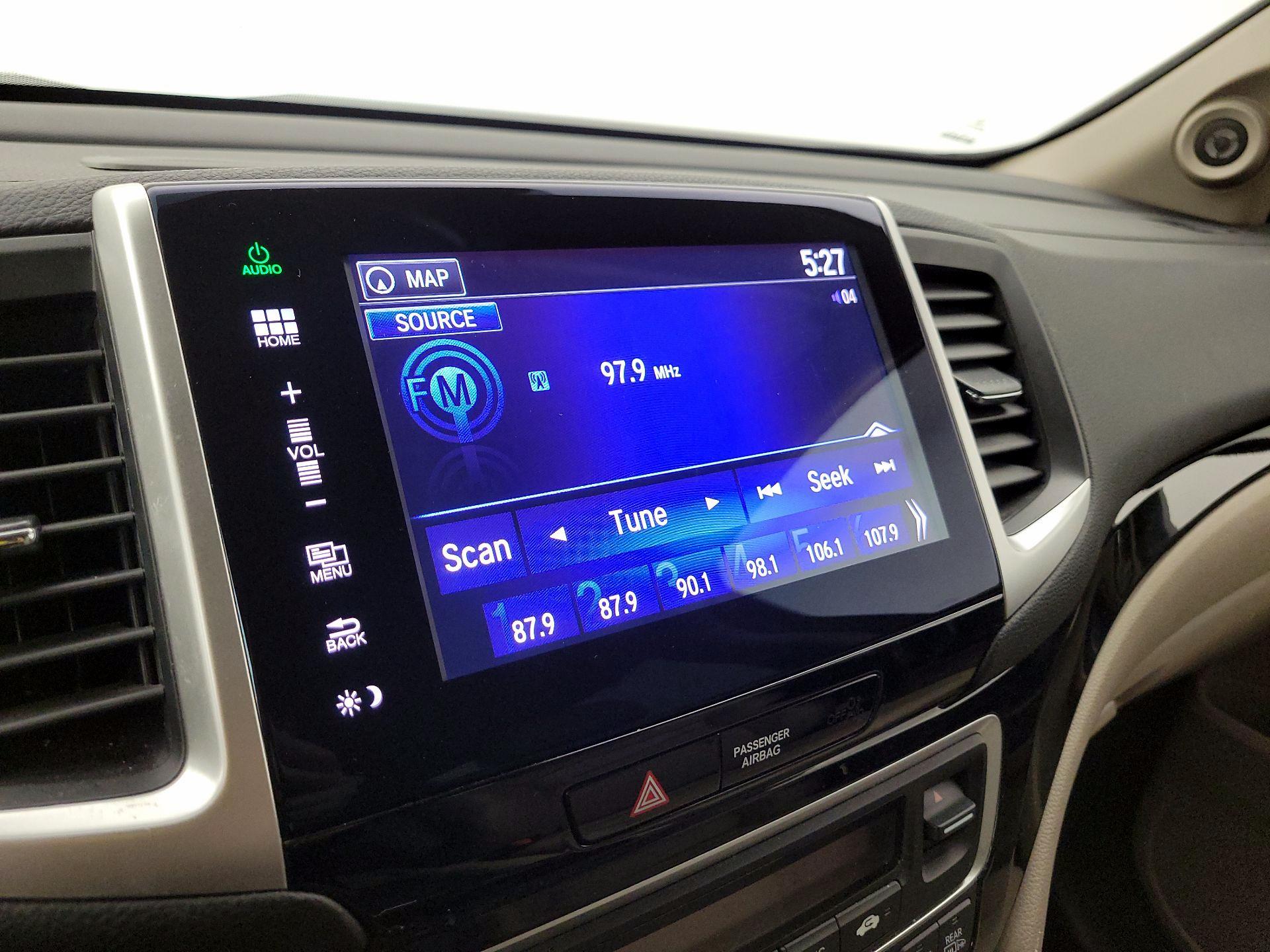 Thumbnail: 2016 Honda Pilot - 16