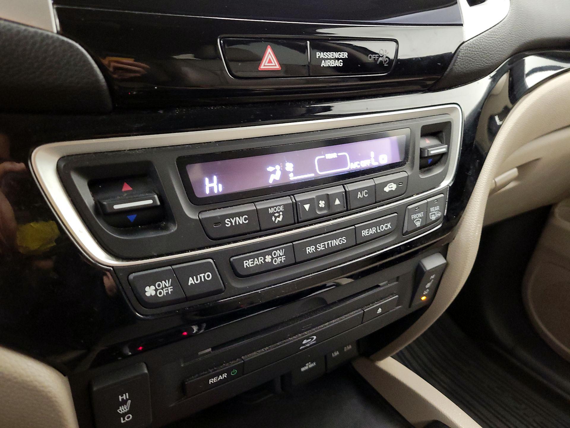 Thumbnail: 2016 Honda Pilot - 17